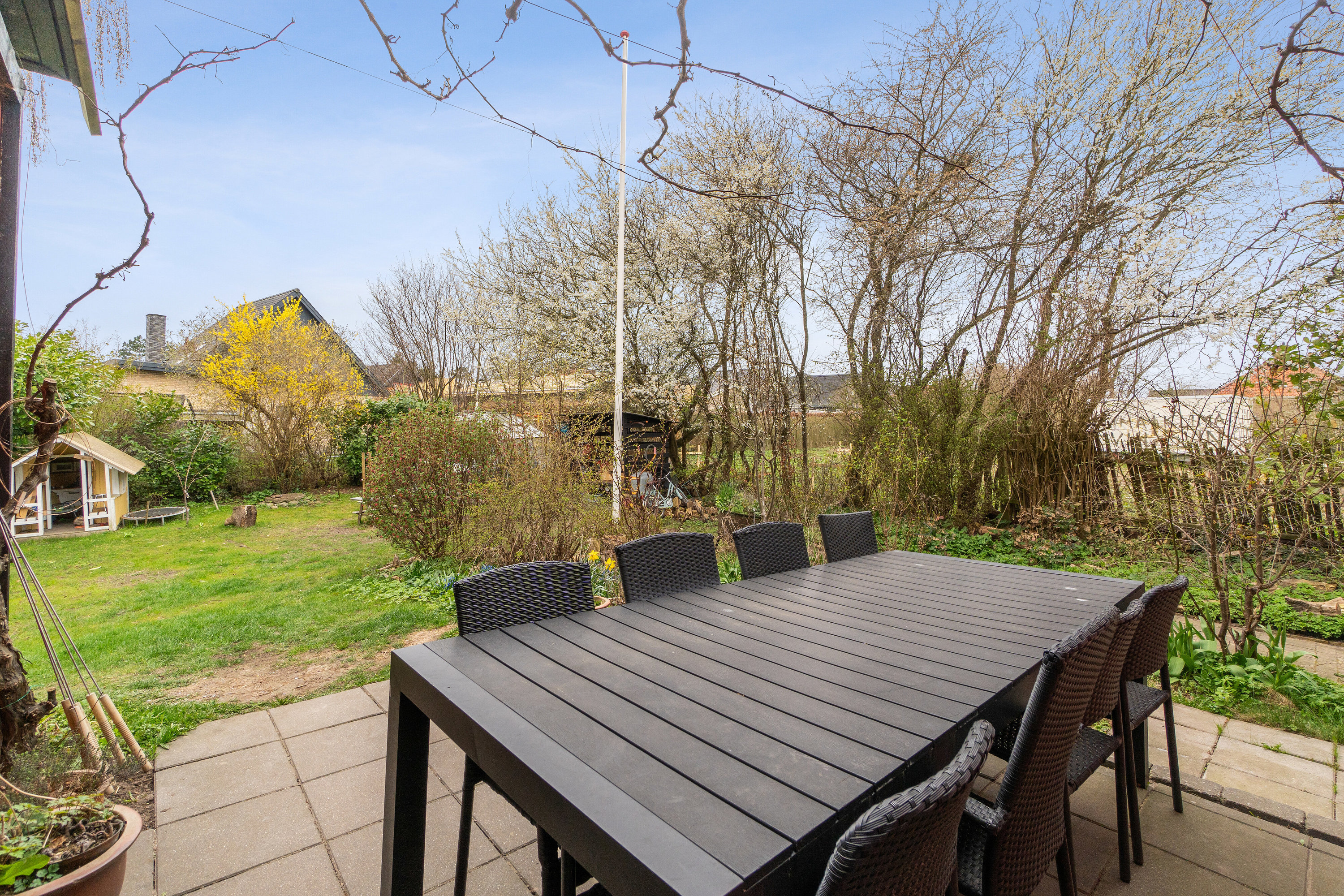 Fremhævet terrasse billede i fuldskærmstilstand. Billede af Jyllingevej 175, 2610 Rødovre