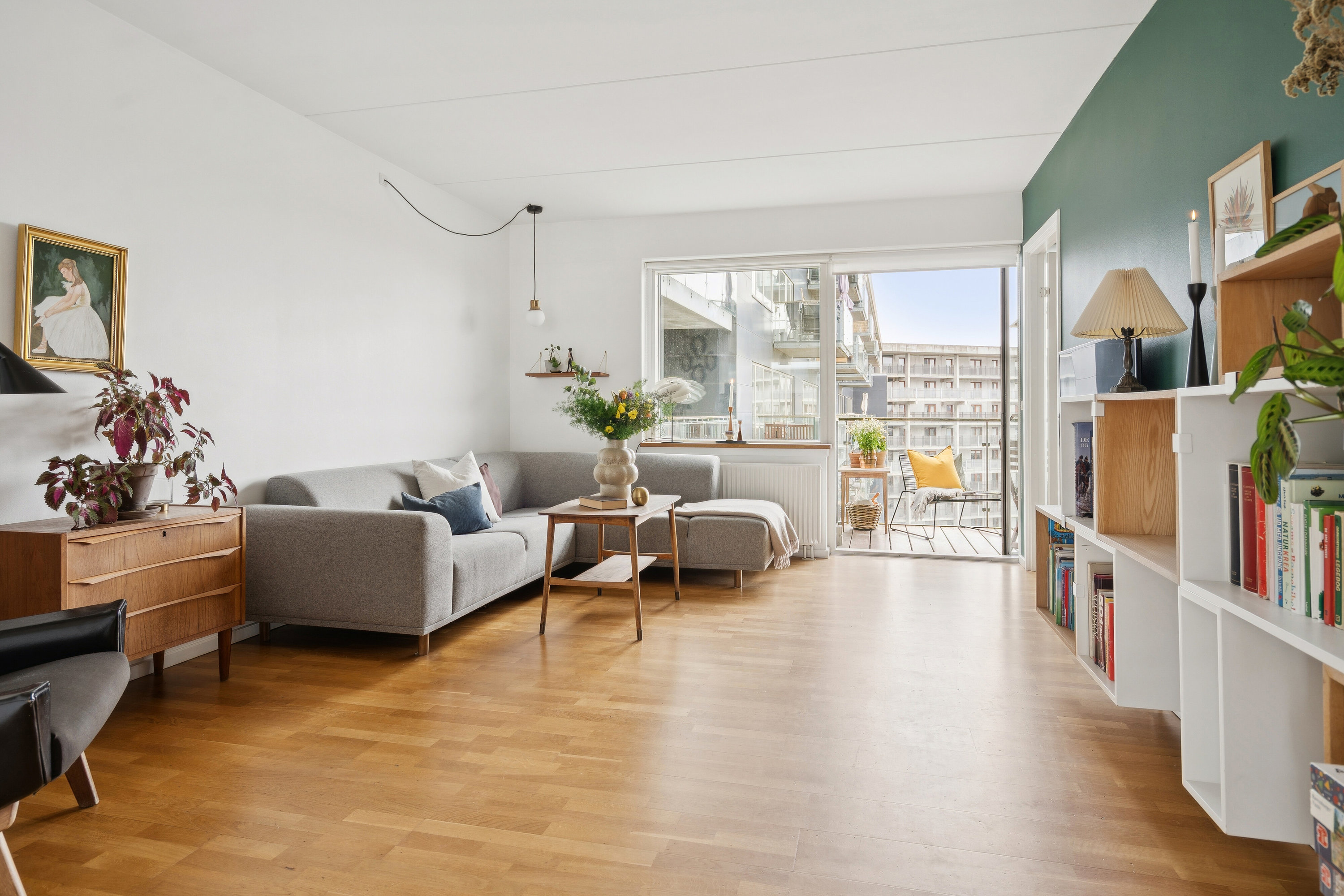 Fremhævet stue billede i fuldskærmstilstand. Billede af Tom Kristensens Vej 28, 5. tv., 2300 København S