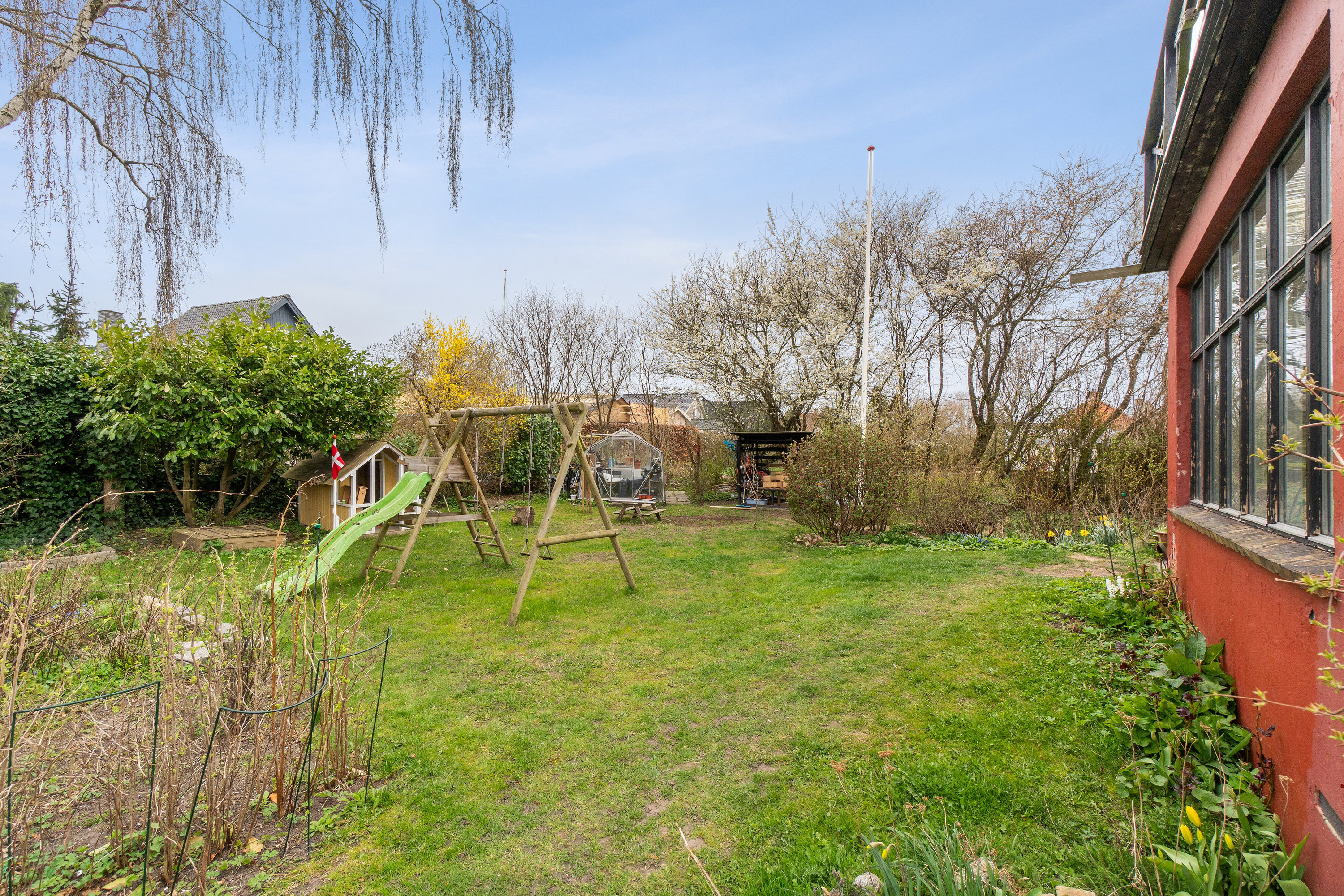 Fremhævet set fra haven billede i fuldskærmstilstand. Billede af Jyllingevej 175, 2610 Rødovre