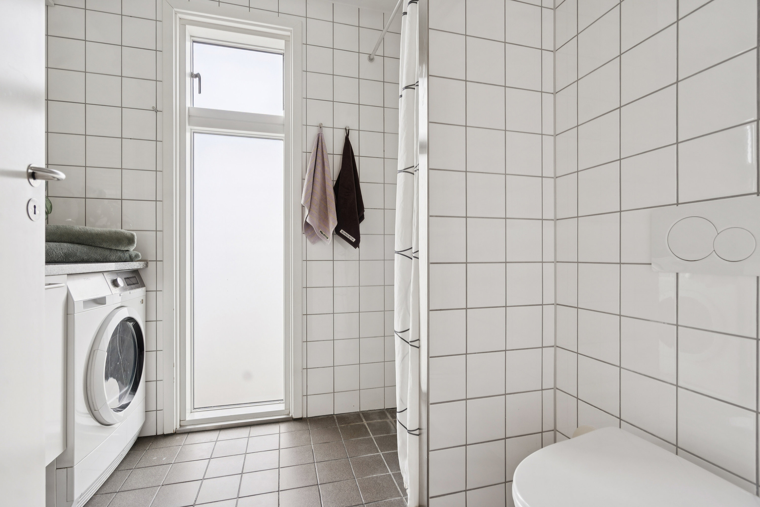 Fremhævet badeværelse billede i fuldskærmstilstand. Billede af Tom Kristensens Vej 28, 5. tv., 2300 København S