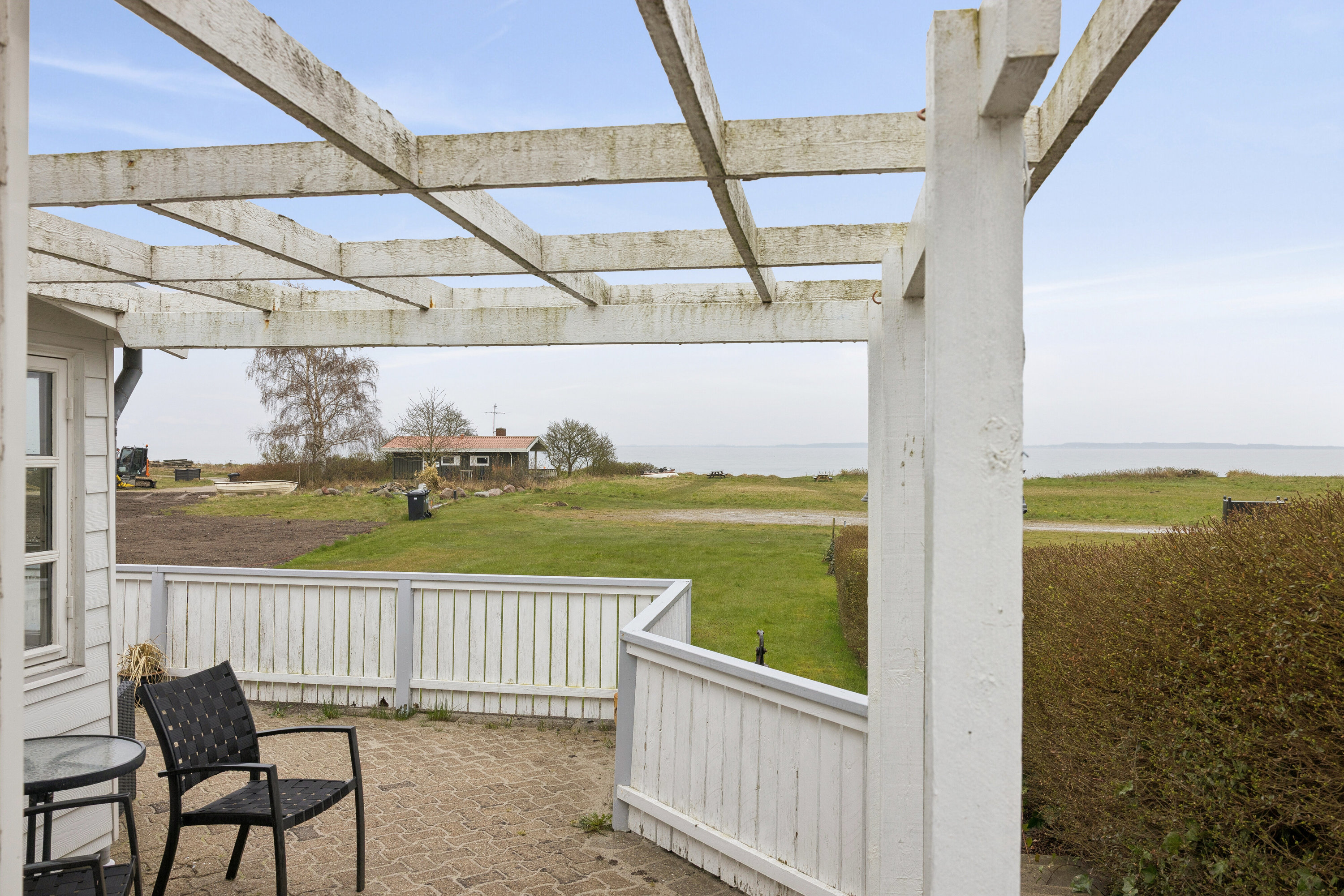 Fremhævet overdækket terrasse billede i fuldskærmstilstand. Billede af Strandlyst Strand 15, 5874 Hesselager