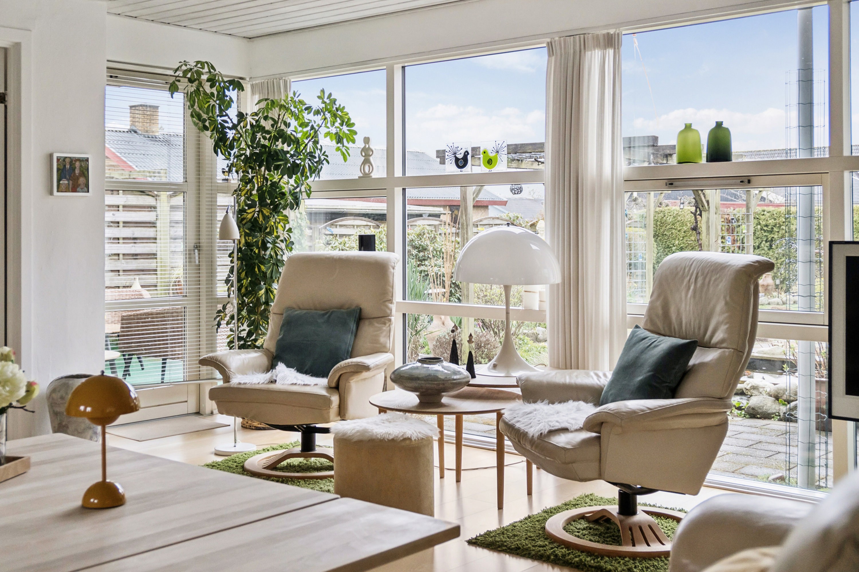 Fremhævet stue billede i fuldskærmstilstand. Billede af Åparken 24, Kirkeby, 5771 Stenstrup