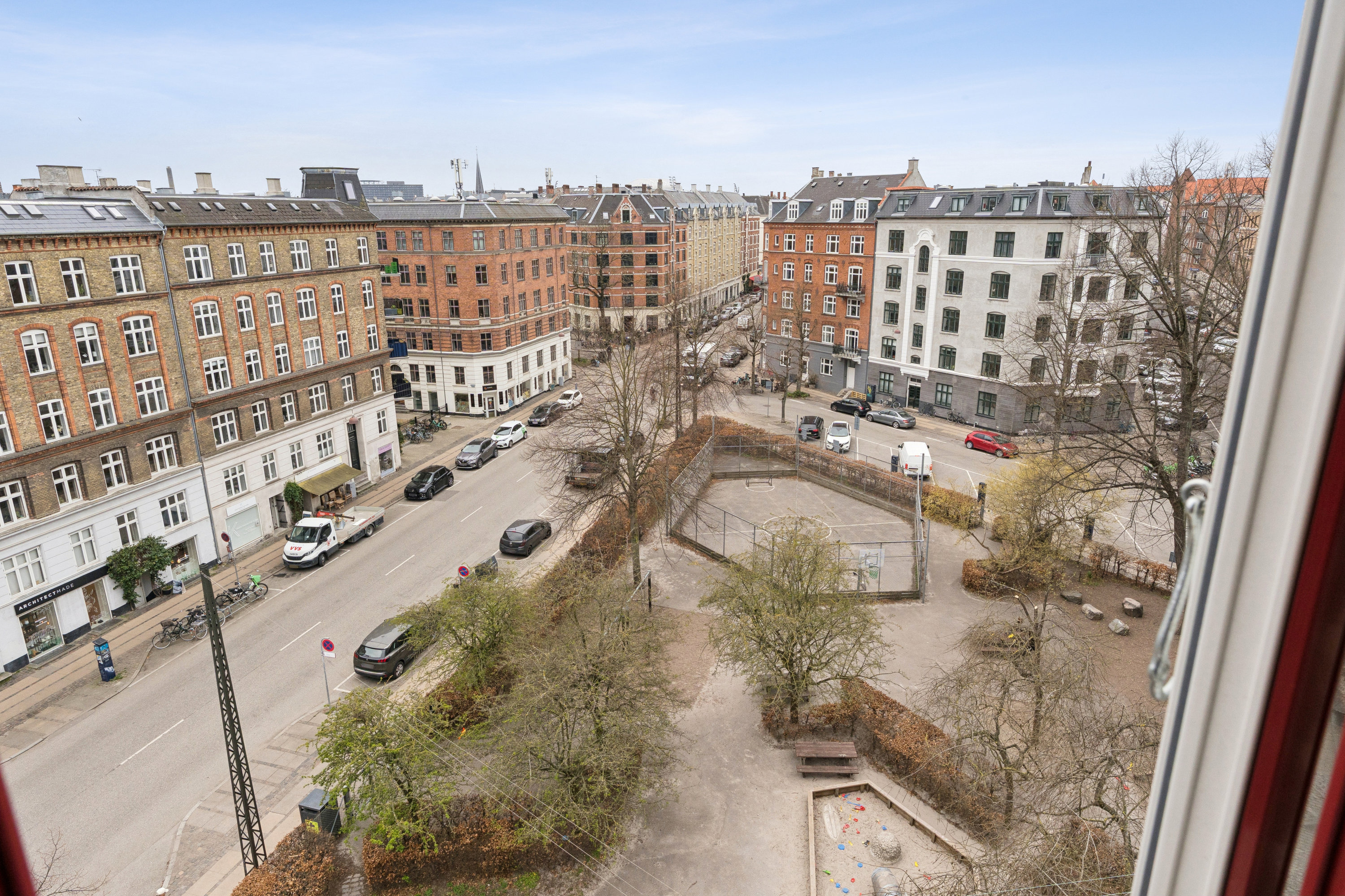 Fremhævet udsigt billede i fuldskærmstilstand. Billede af Århus Plads 2, 5. tv., 2100 København Ø