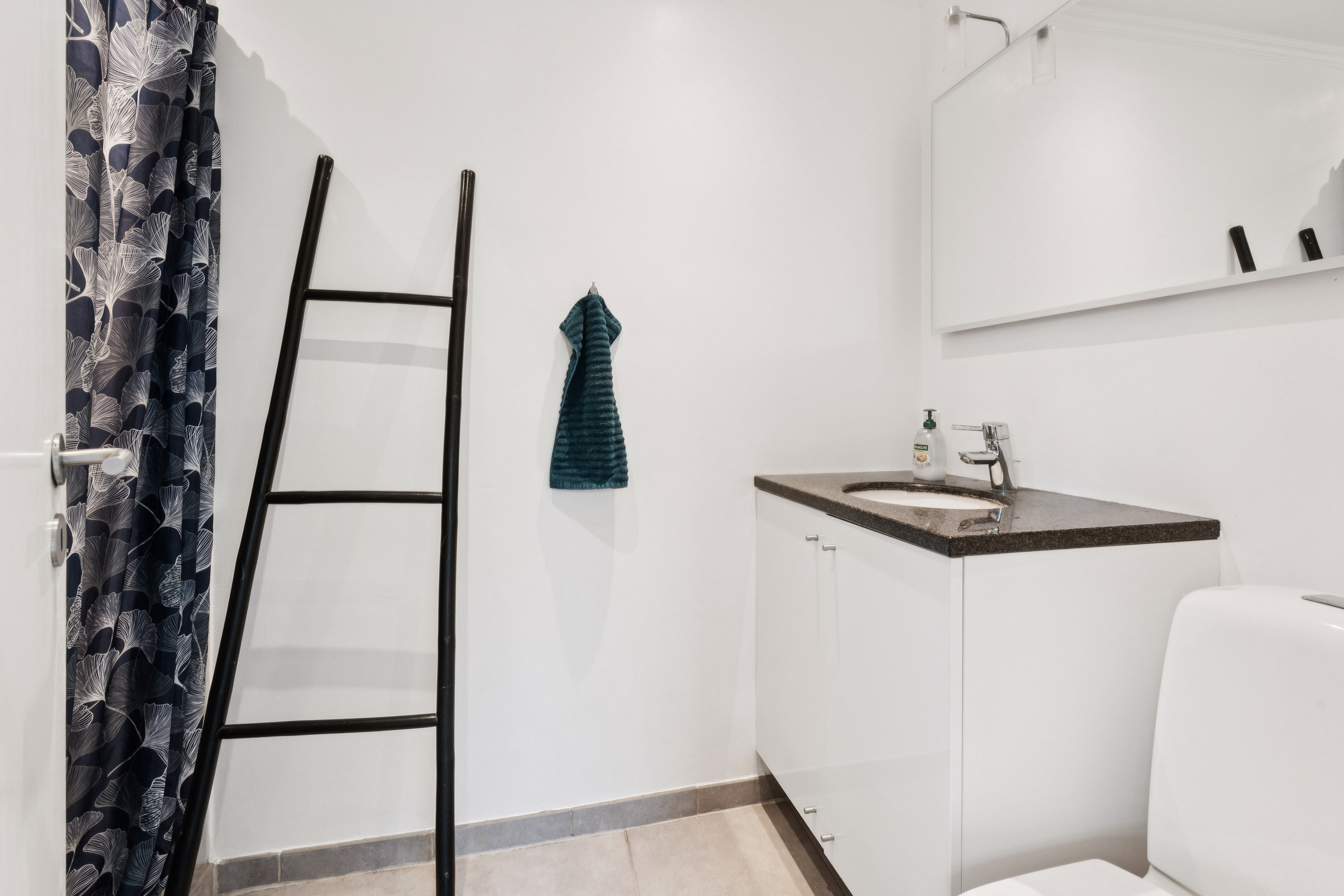 Fremhævet badeværelse billede i fuldskærmstilstand. Billede af Nielsmindevej 17, Gug, 9210 Aalborg SØ