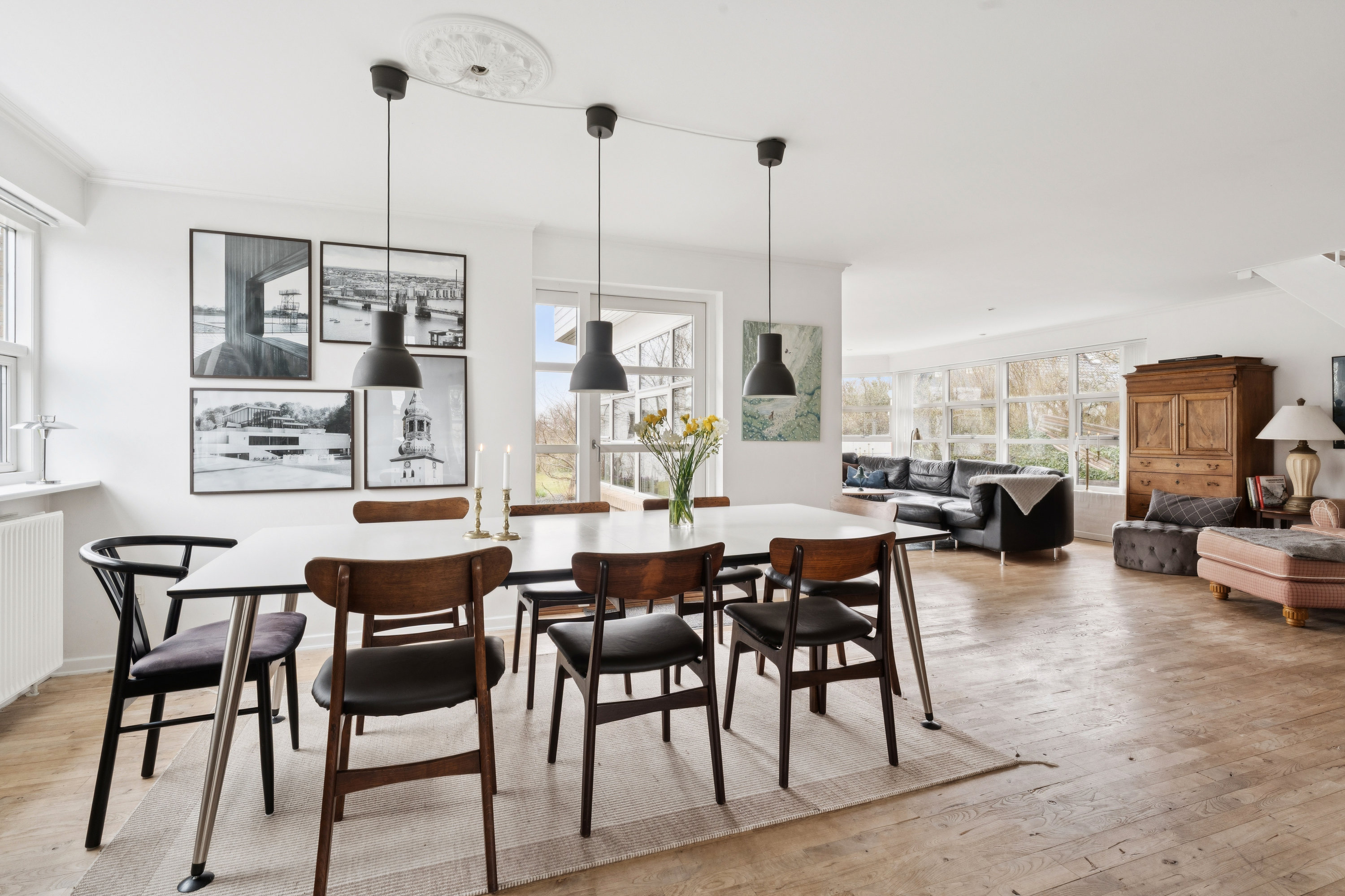 Fremhævet stue billede i fuldskærmstilstand. Billede af Nielsmindevej 17, Gug, 9210 Aalborg SØ