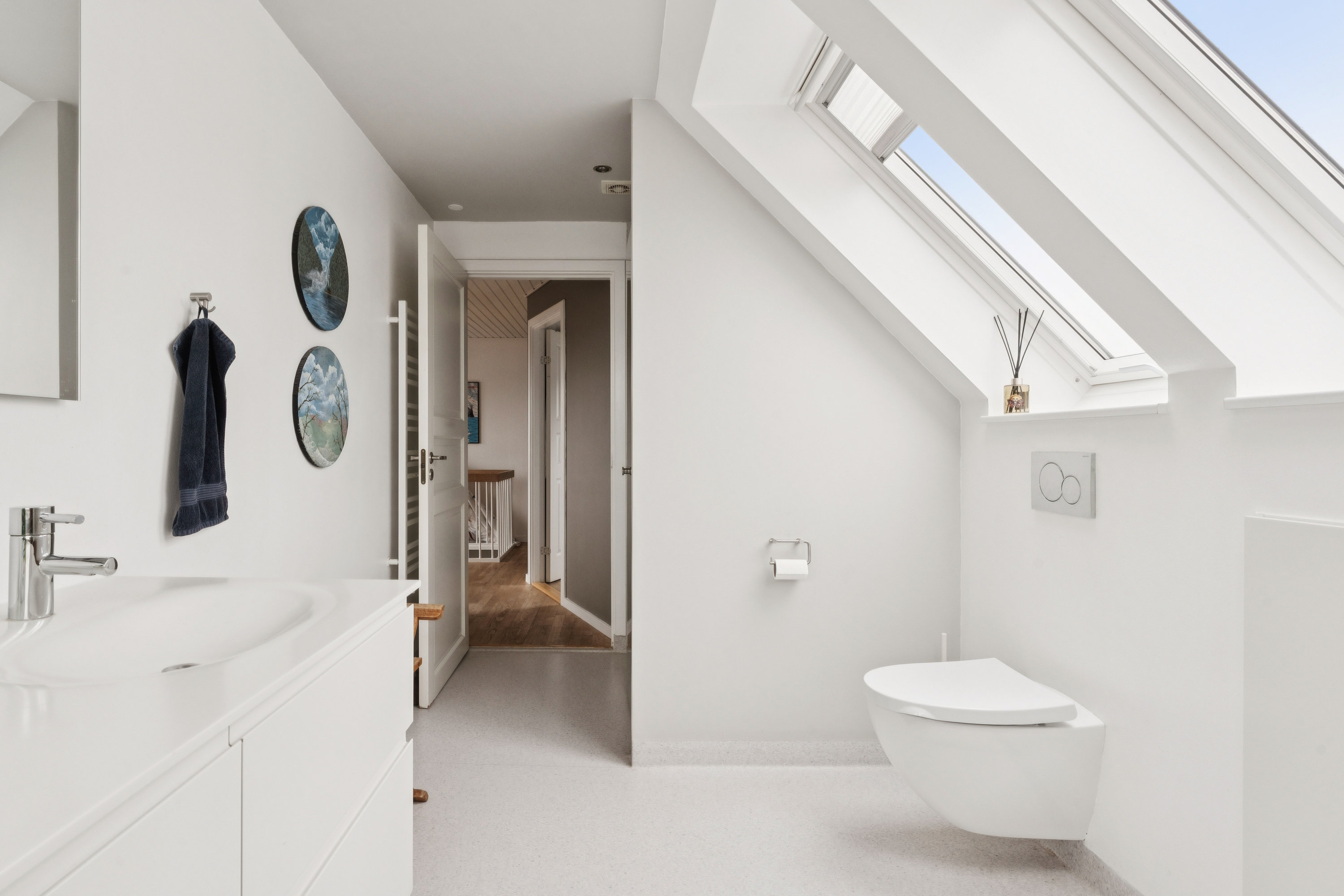 Fremhævet badeværelse billede i fuldskærmstilstand. Billede af Nielsmindevej 17, Gug, 9210 Aalborg SØ