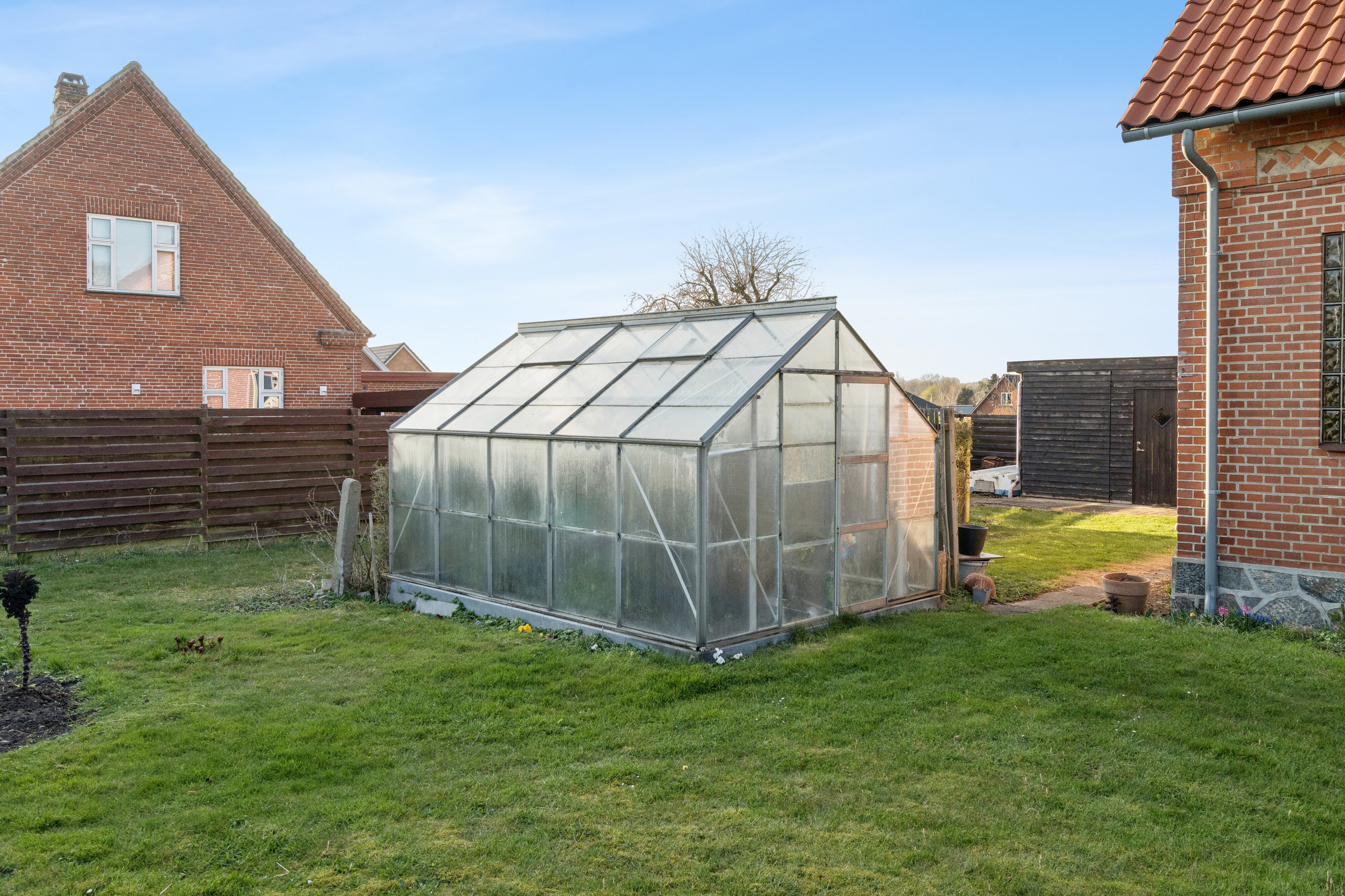 Fremhævet set fra haven billede i fuldskærmstilstand. Billede af Bystævnet 5, Rønnebæk, 4700 Næstved