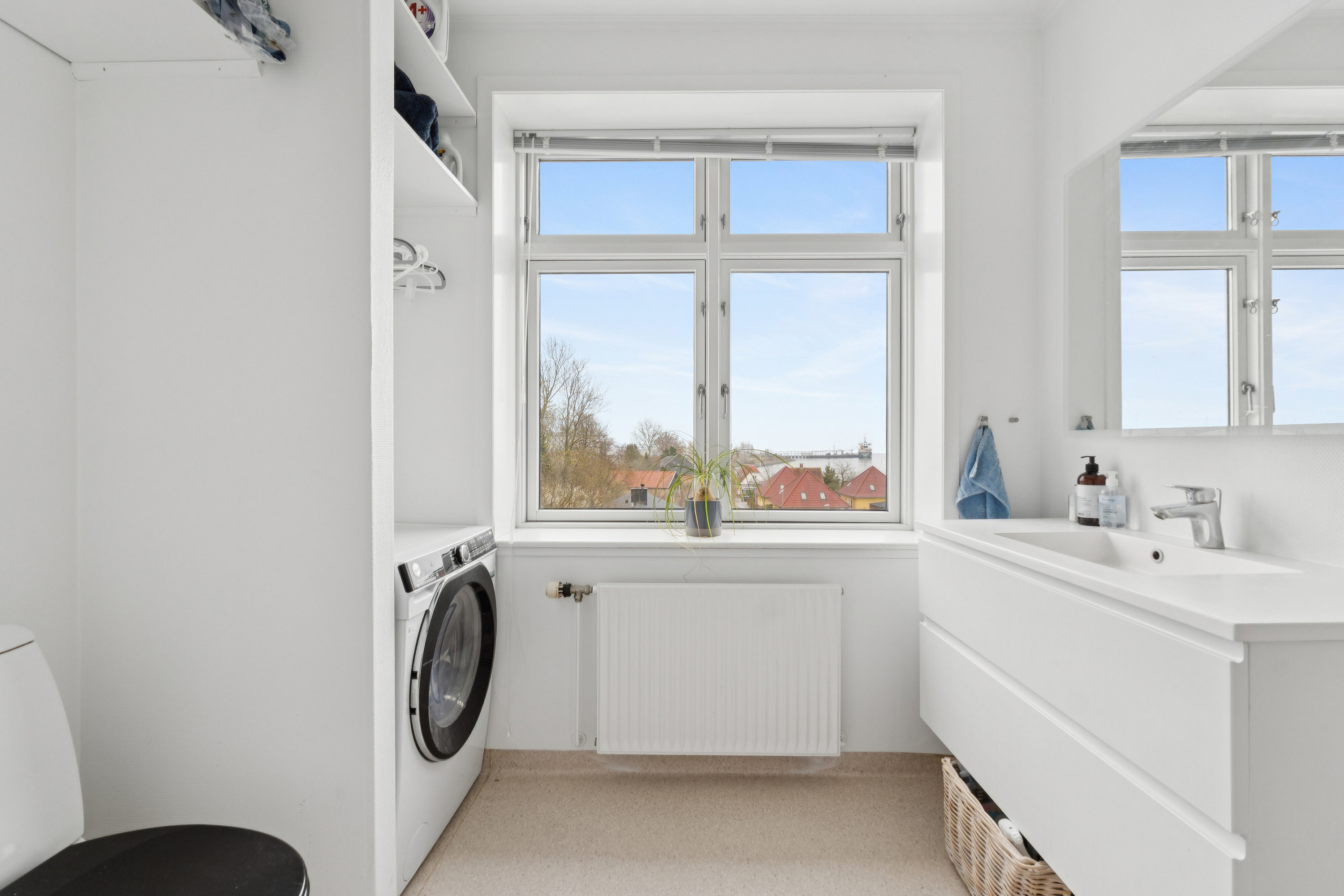 Fremhævet badeværelse billede i fuldskærmstilstand. Billede af Dyrehavevej 85, 1., 5800 Nyborg