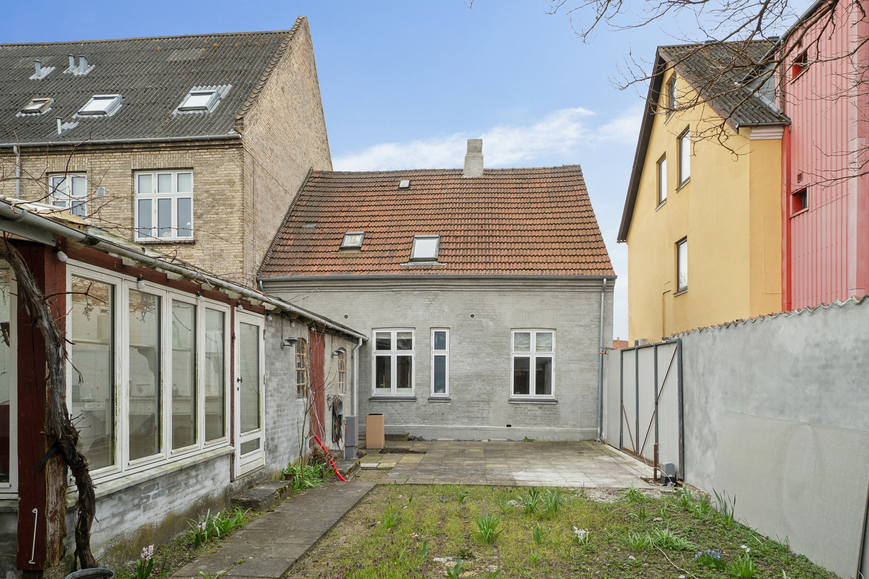 Fremhævet set fra haven billede i fuldskærmstilstand. Billede af Farimagsvej 11, 4700 Næstved