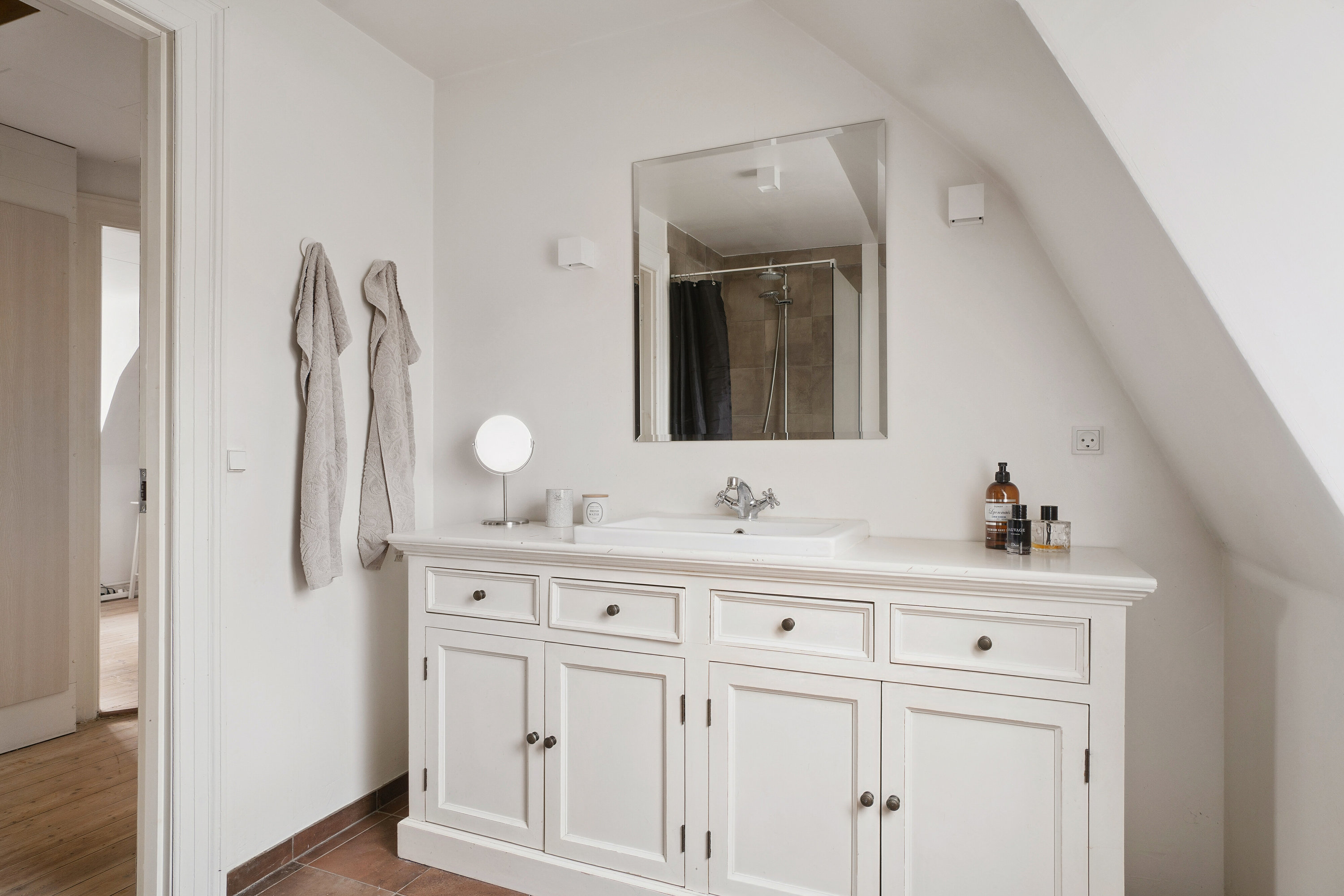 Fremhævet badeværelse billede i fuldskærmstilstand. Billede af Farimagsvej 11, 4700 Næstved