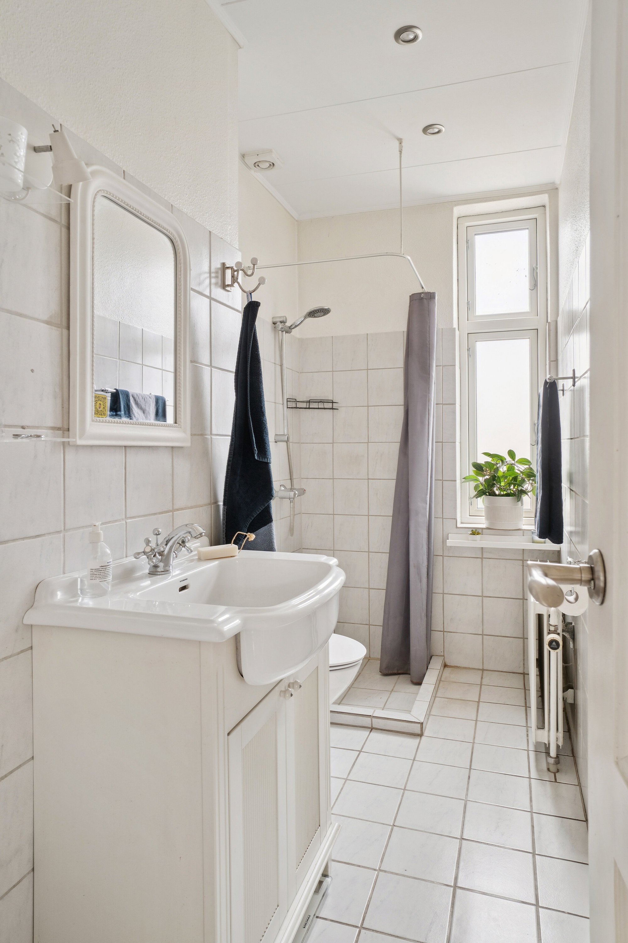 Fremhævet badeværelse billede i fuldskærmstilstand. Billede af Farimagsvej 11, 4700 Næstved