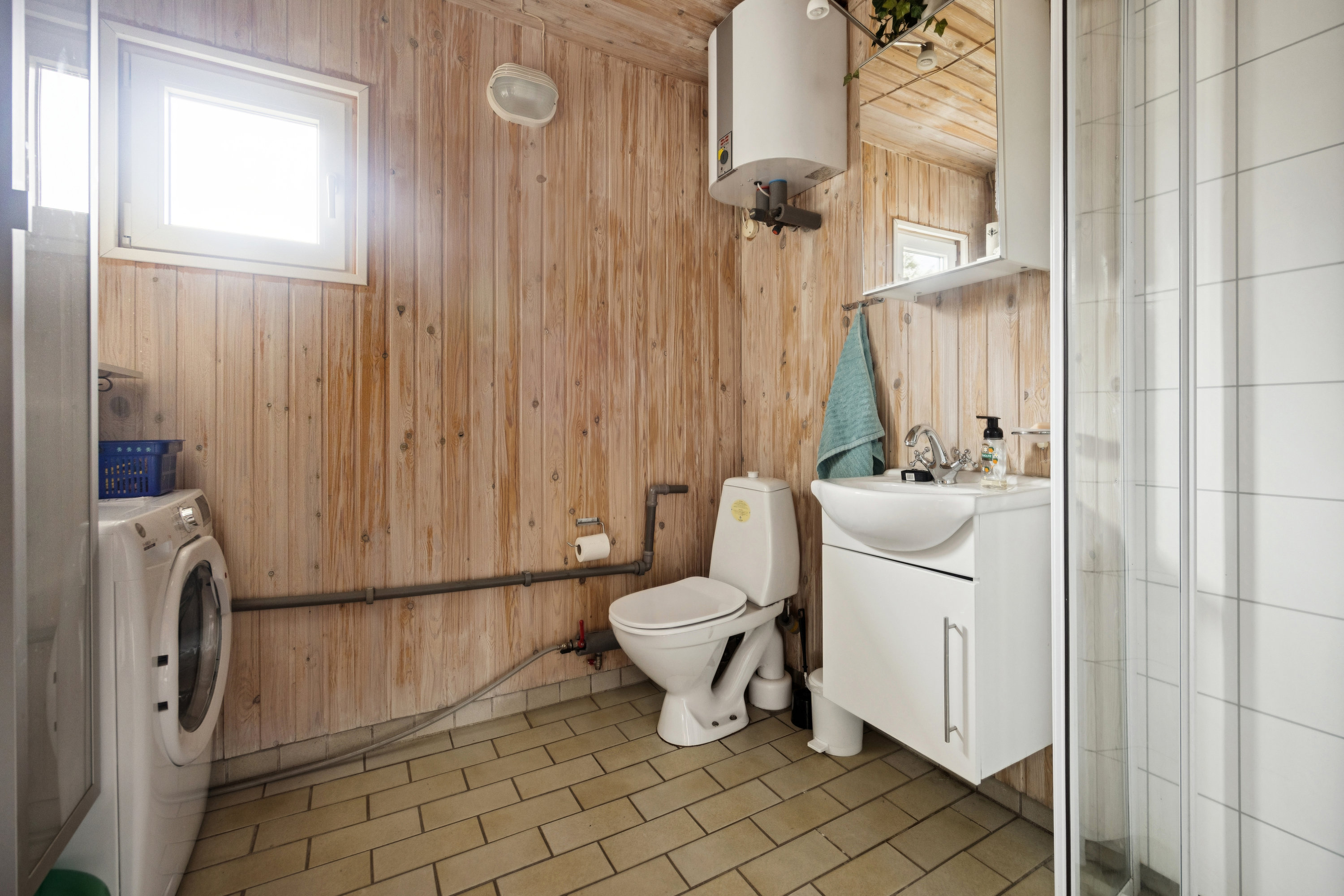 Fremhævet badeværelse billede i fuldskærmstilstand. Billede af Strandgårdsvej 41, Gerå, 9340 Asaa