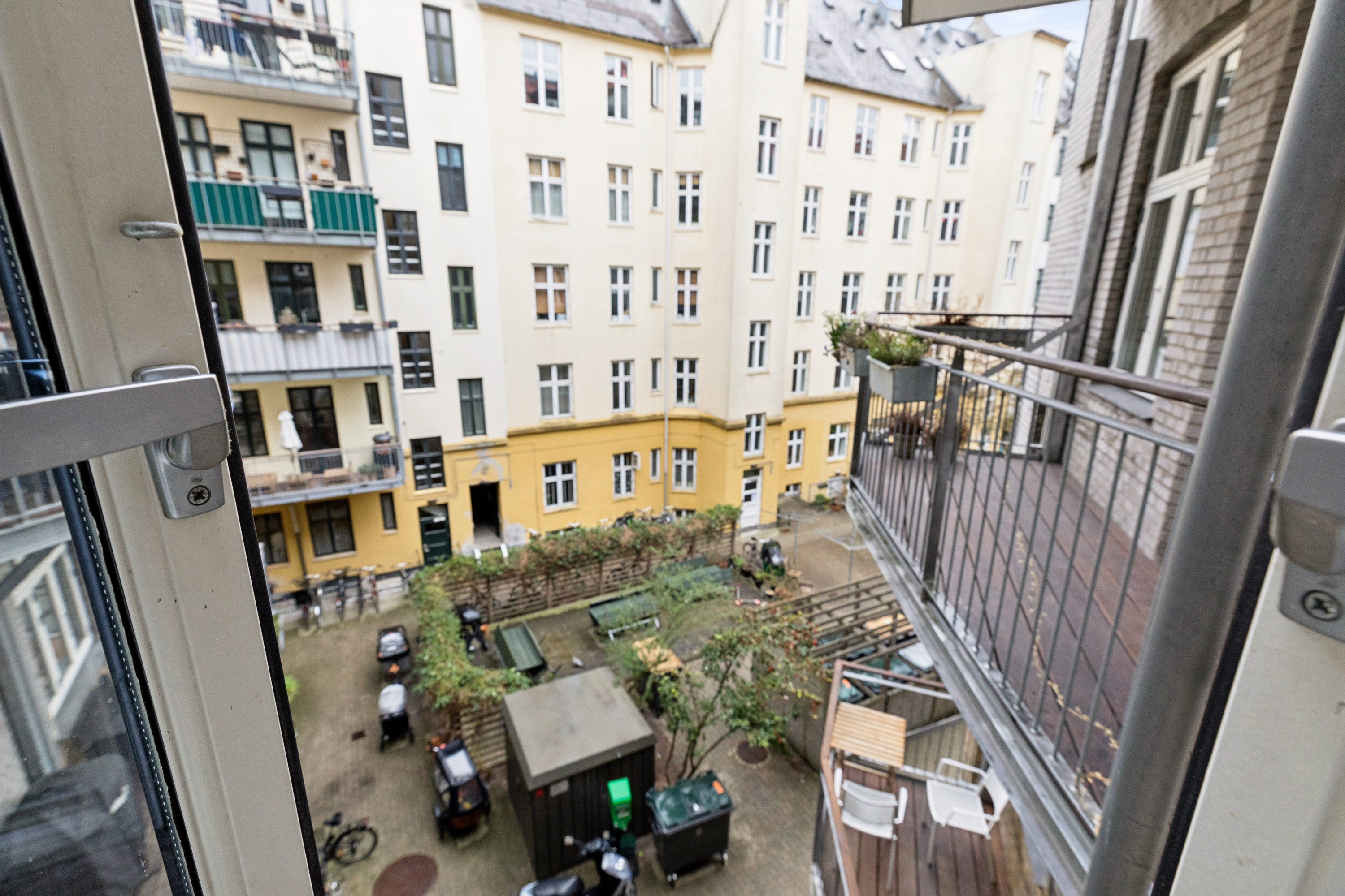 Fremhævet altan billede i fuldskærmstilstand. Billede af Strandboulevarden 95, 2. th., 2100 København Ø