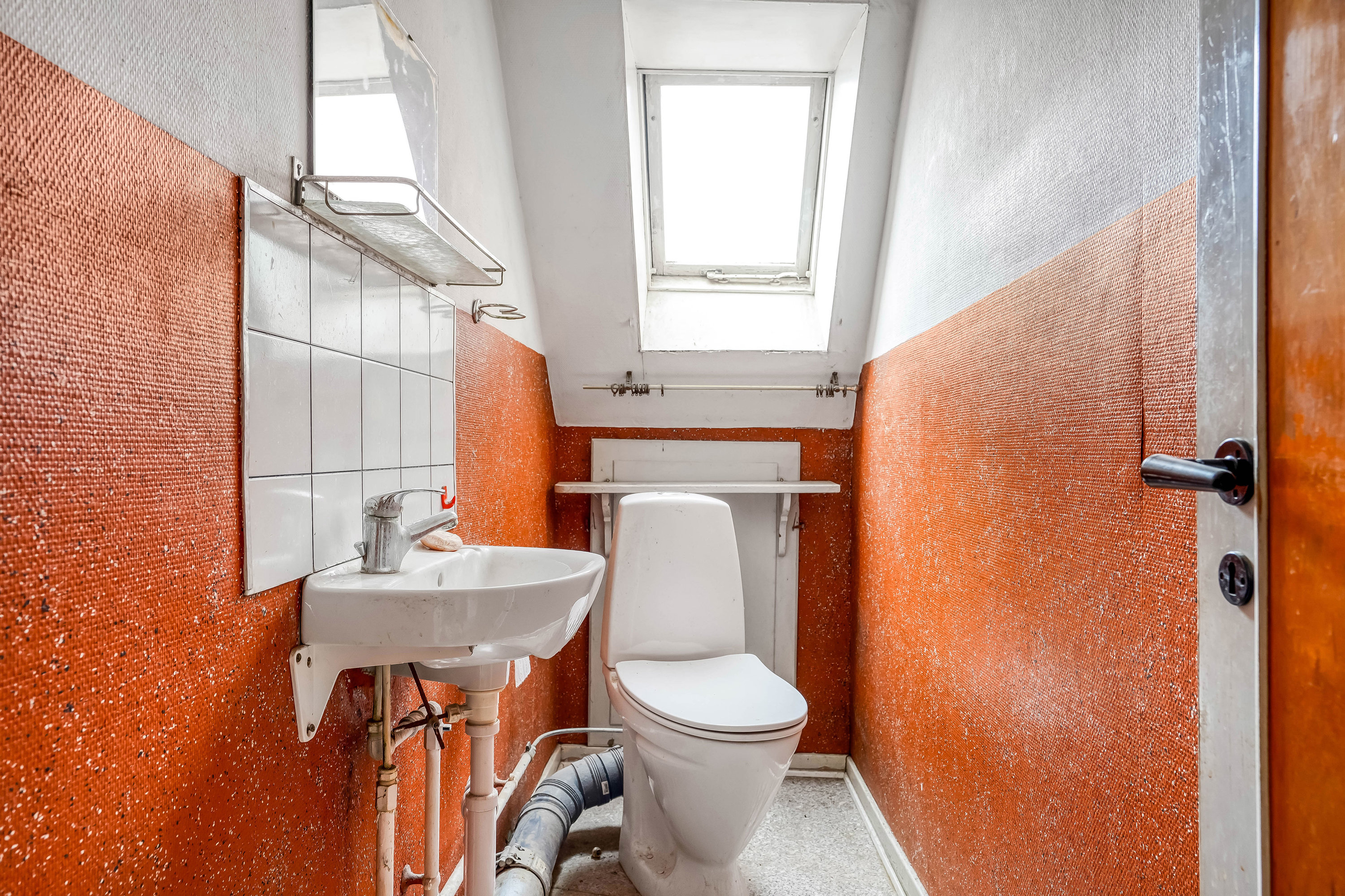 Fremhævet toilet billede i fuldskærmstilstand. Billede af Bygade 40, 7173 Vonge