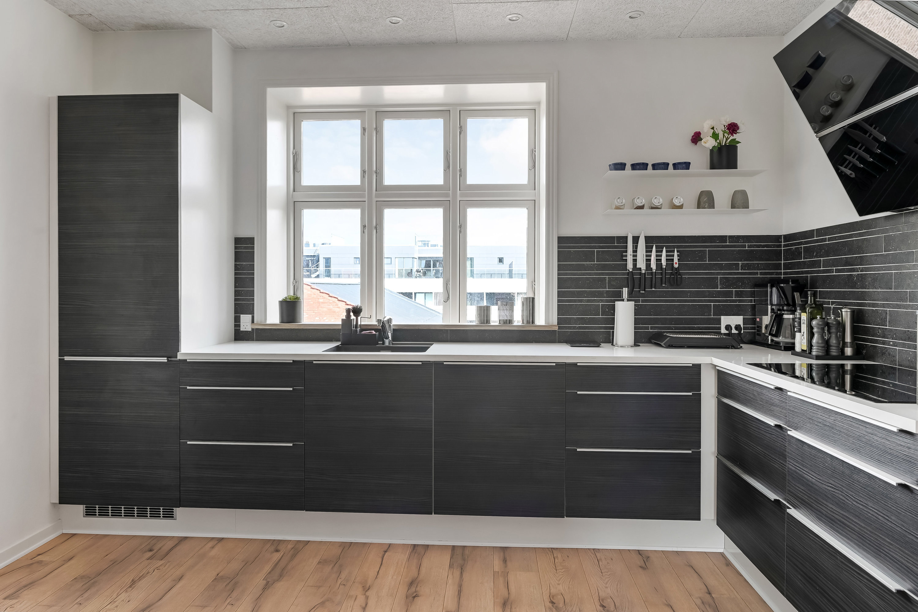 Fremhævet køkken billede i fuldskærmstilstand. Billede af Nygårdsvej 129, 2. th., 6700 Esbjerg