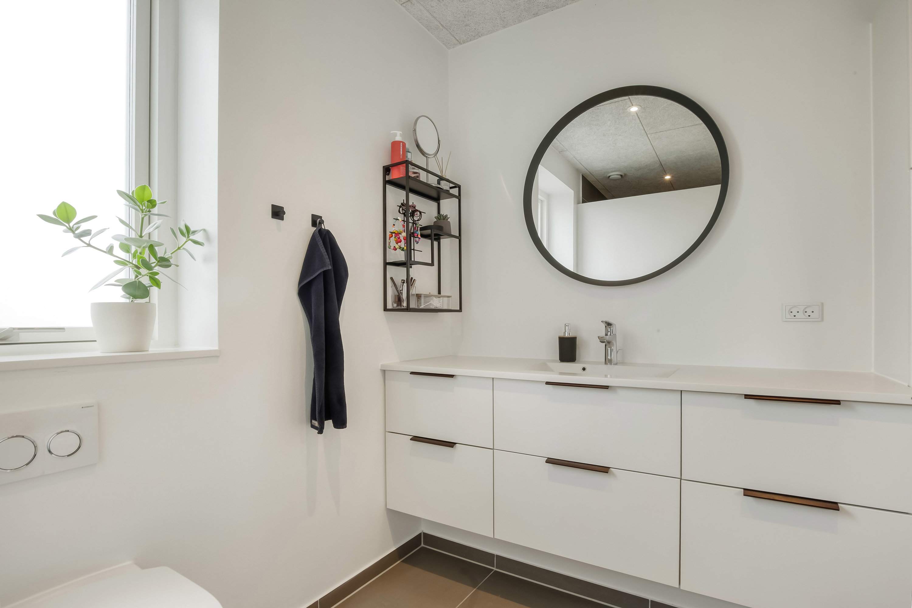 Fremhævet toilet billede i fuldskærmstilstand. Billede af Ramskovvej 22, 8500 Grenaa