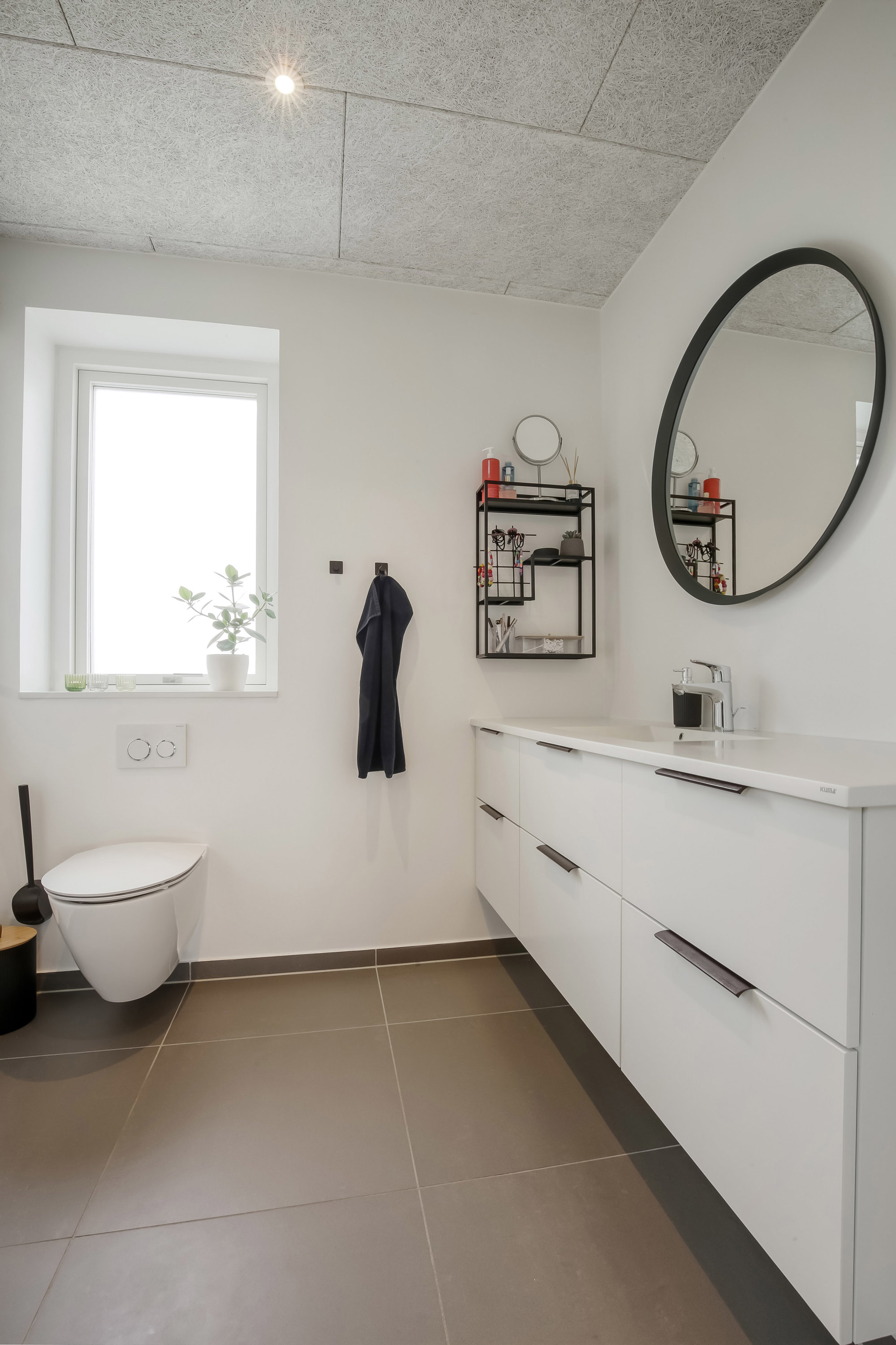 Fremhævet toilet billede i fuldskærmstilstand. Billede af Ramskovvej 22, 8500 Grenaa