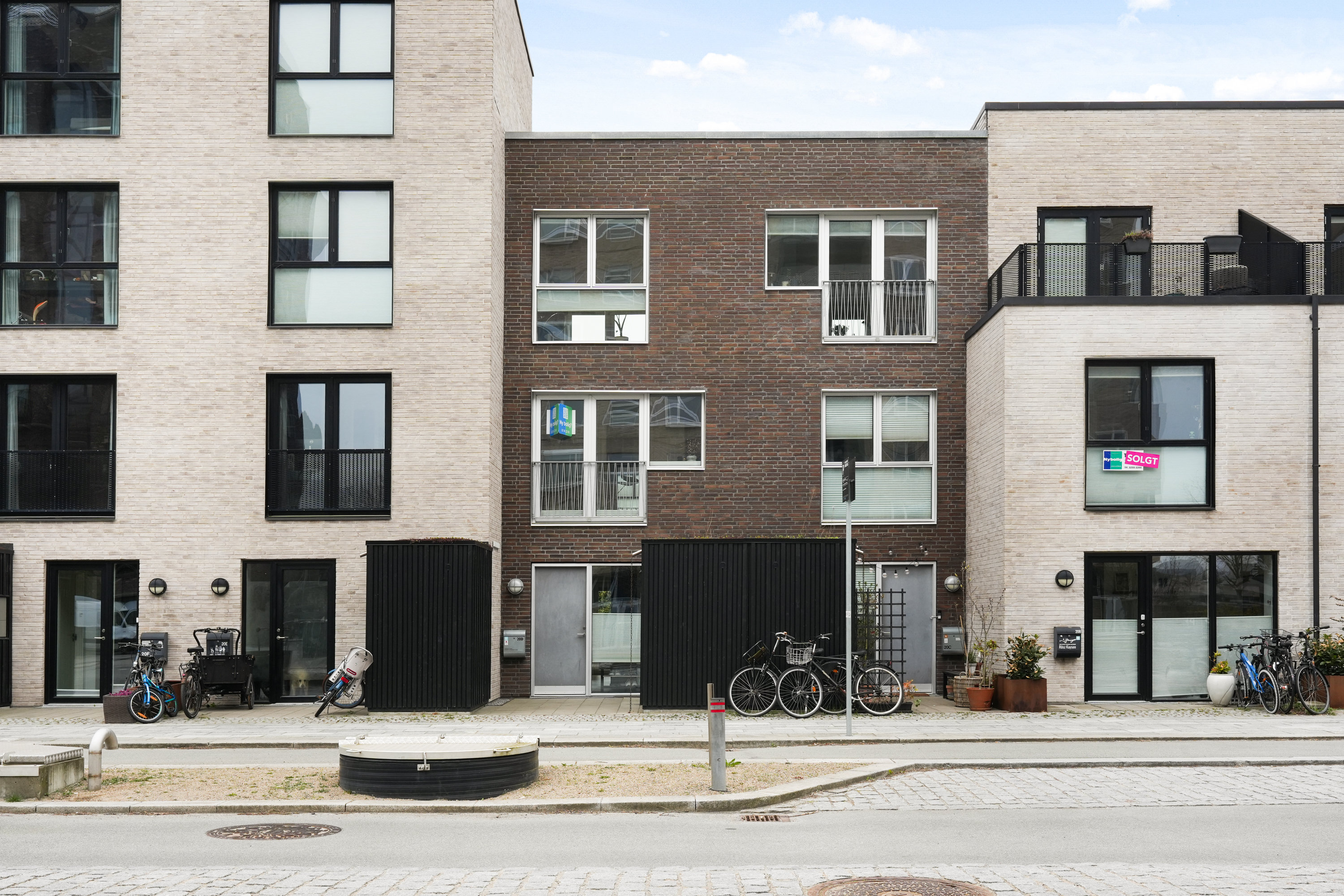 Fremhævet facade billede i fuldskærmstilstand. Billede af Robert Jacobsens Vej 20D, 2300 København S