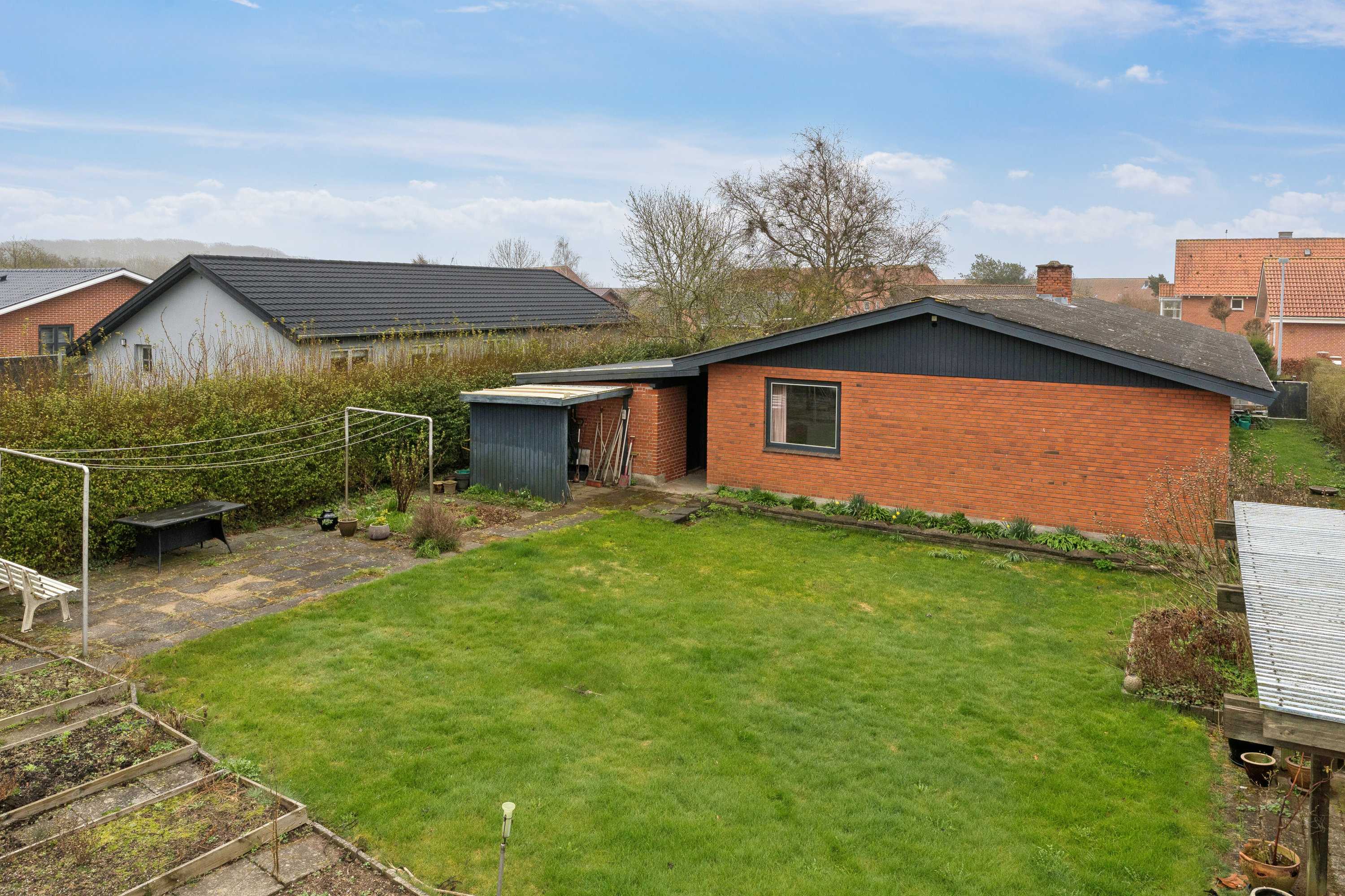 Fremhævet set fra haven billede i fuldskærmstilstand. Billede af Ulshøjvej 12, 4400 Kalundborg