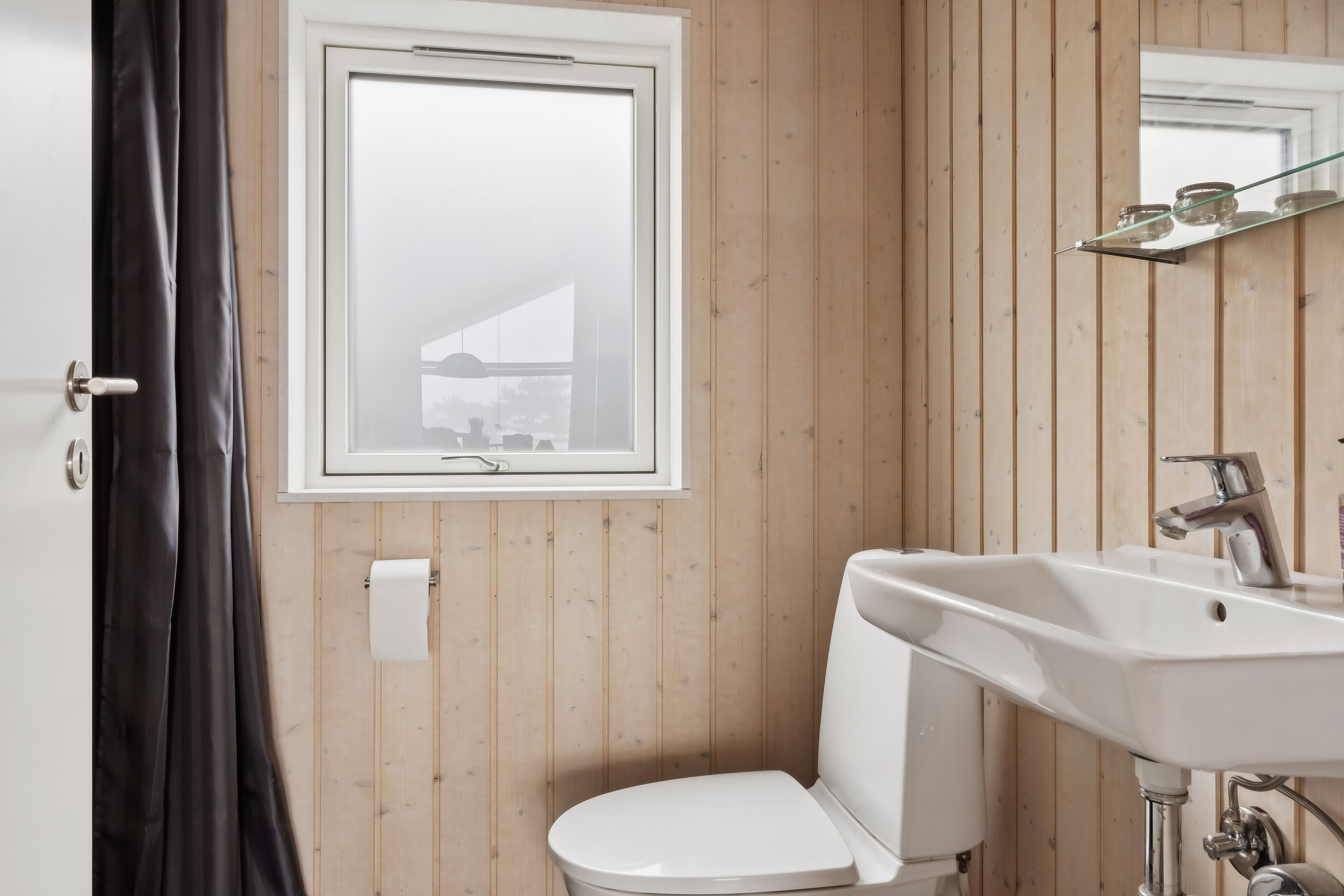 Fremhævet badeværelse billede i fuldskærmstilstand. Billede af Smedelinien 51, 4400 Kalundborg