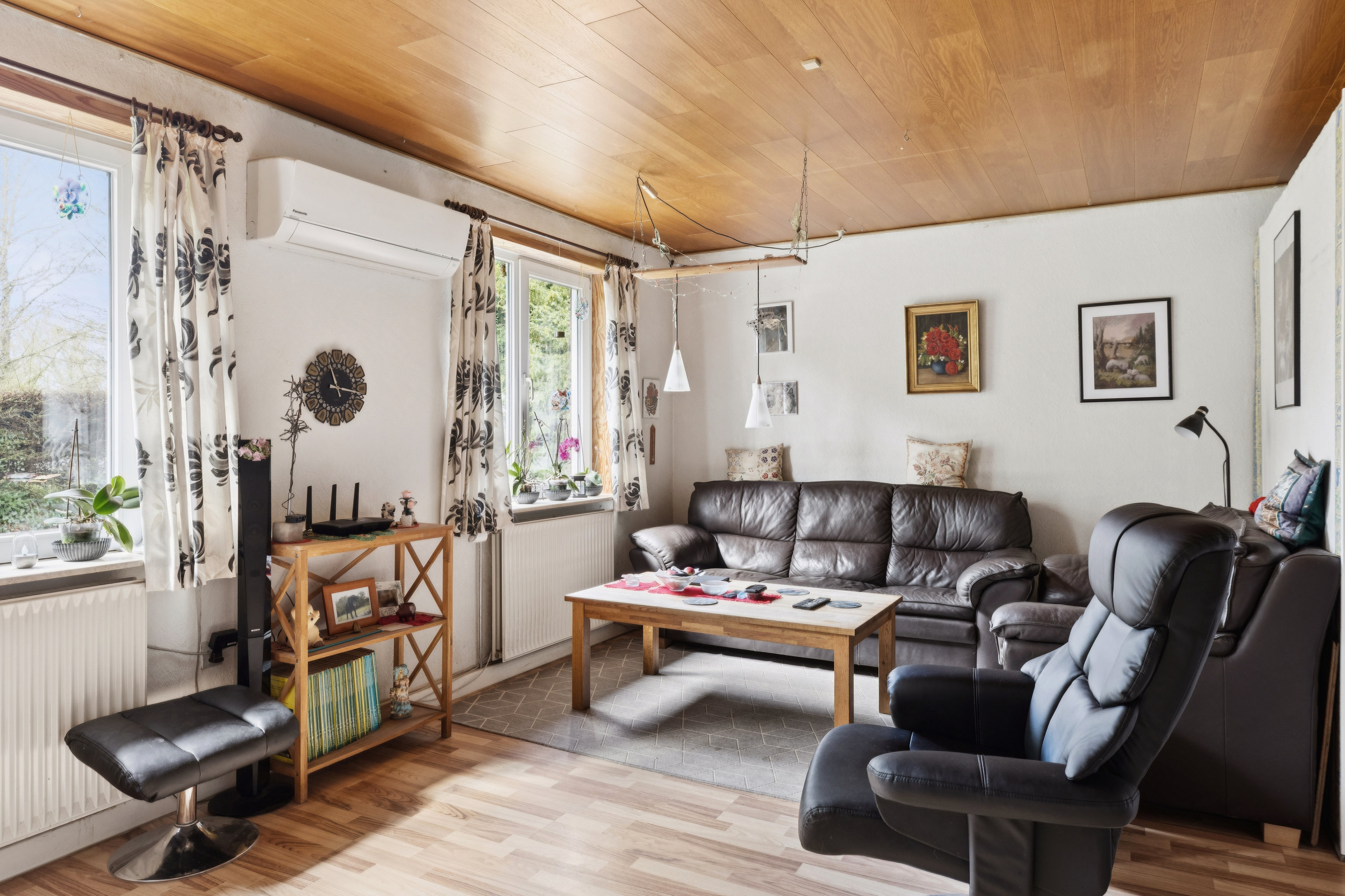 Fremhævet stue billede i fuldskærmstilstand. Billede af Råhedevej 21, Råhede, 6760 Ribe