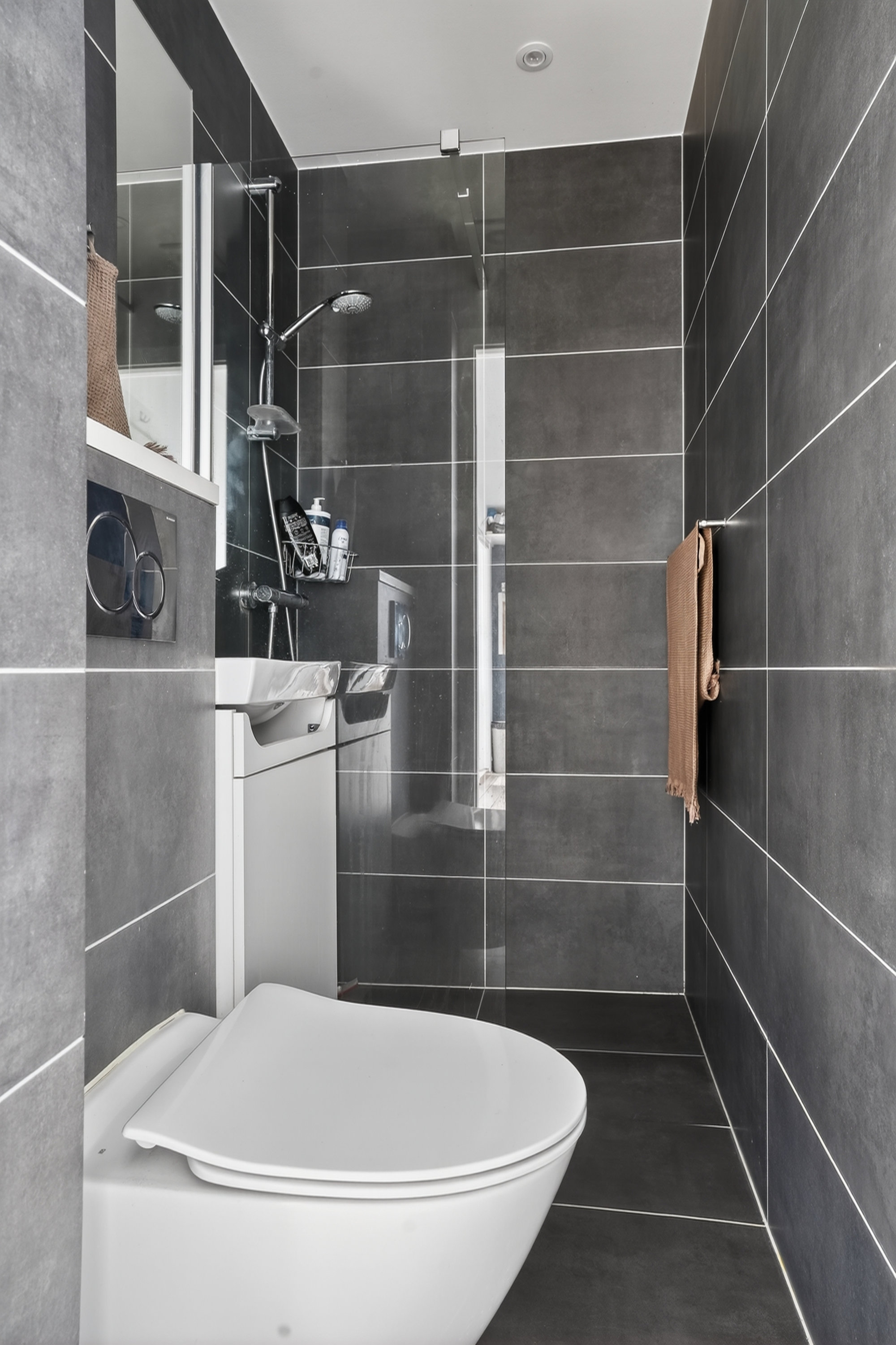 Fremhævet badeværelse billede i fuldskærmstilstand. Billede af Maglegårds Alle 123, 2. th., 2860 Søborg