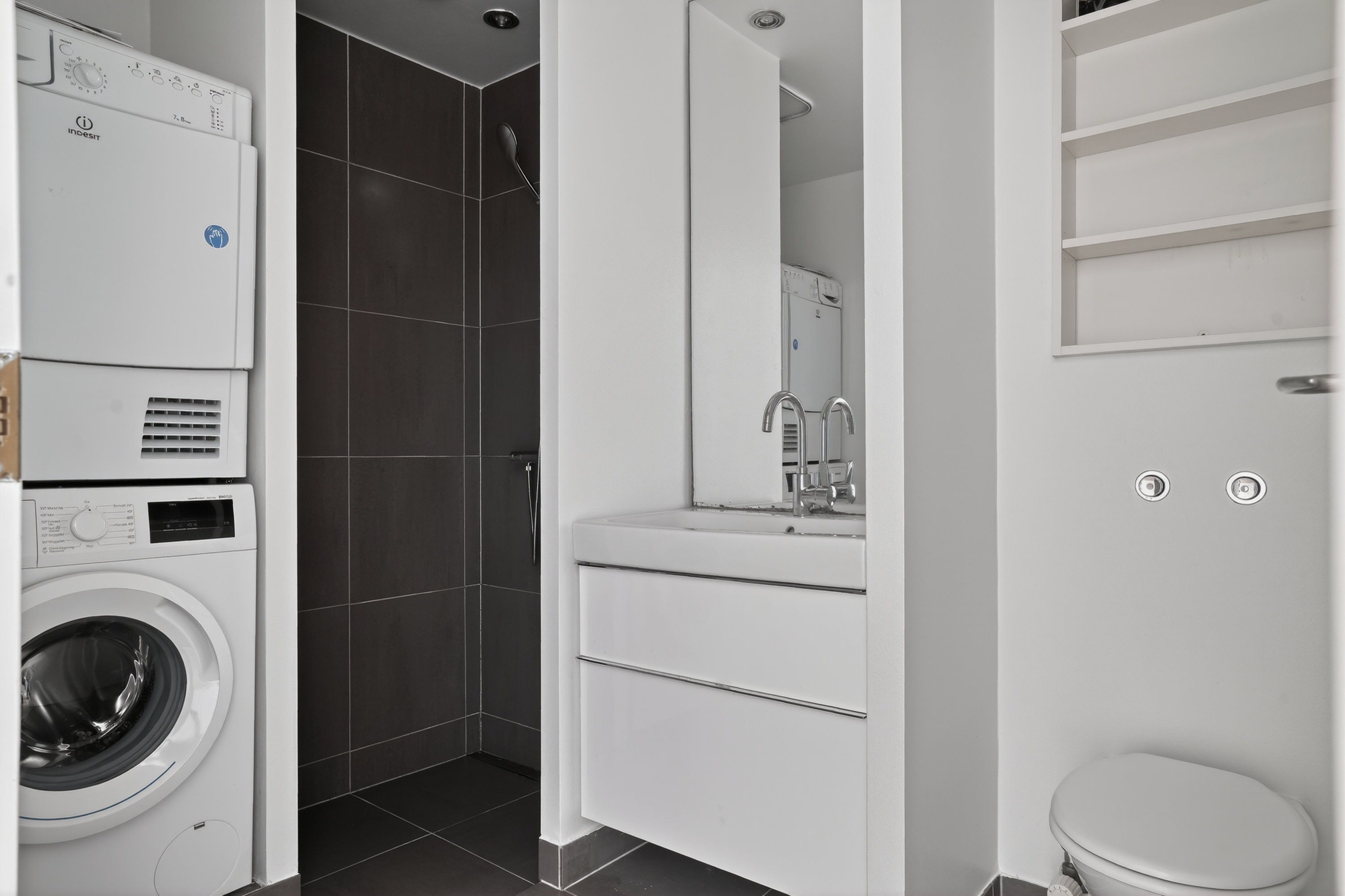 Fremhævet badeværelse billede i fuldskærmstilstand. Billede af Gyngemose Parkvej 16, st.. mf., 2860 Søborg