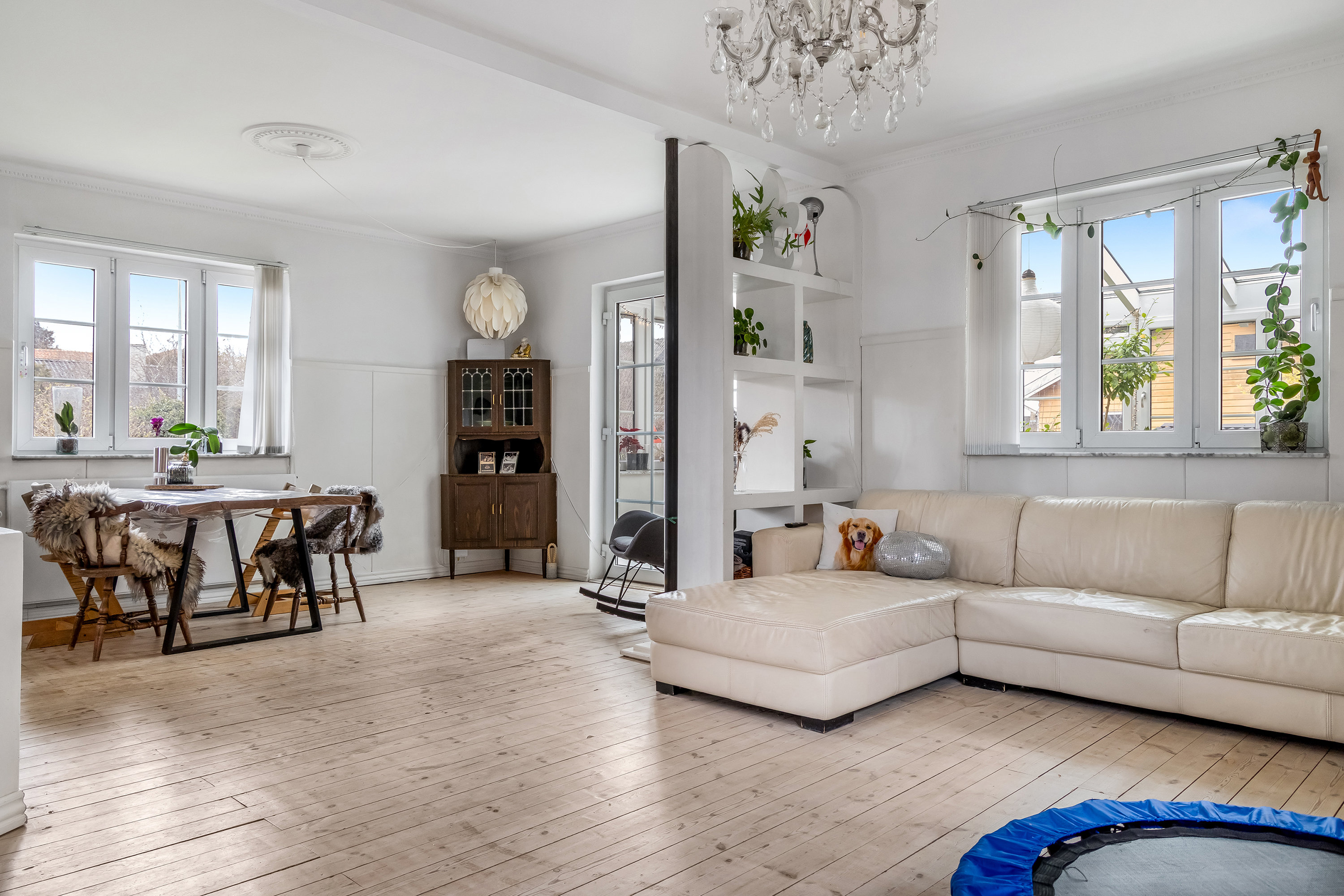 Fremhævet stue billede i fuldskærmstilstand. Billede af Måløvvej 30A, Ganløse, 3660 Stenløse