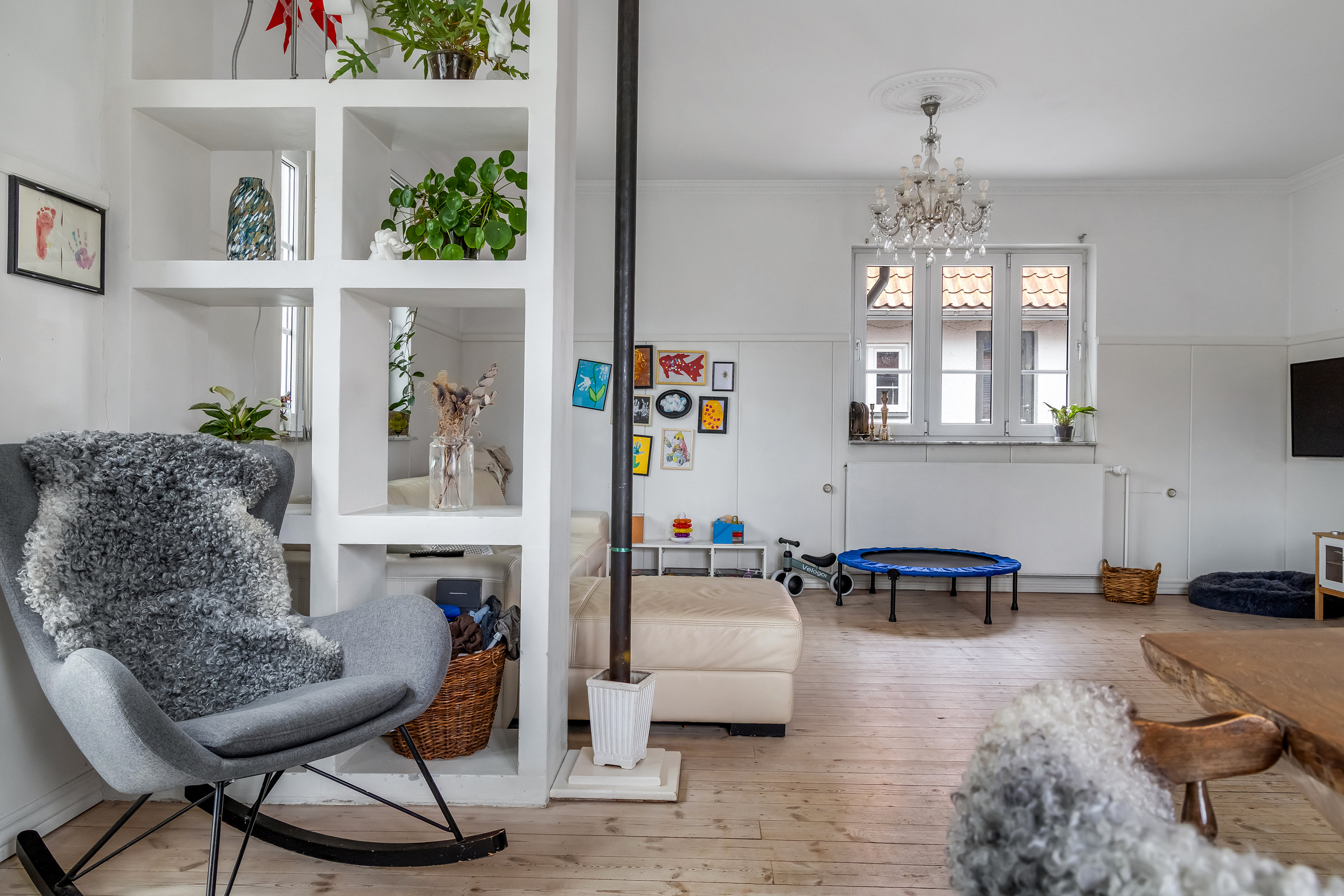 Fremhævet stue billede i fuldskærmstilstand. Billede af Måløvvej 30A, Ganløse, 3660 Stenløse