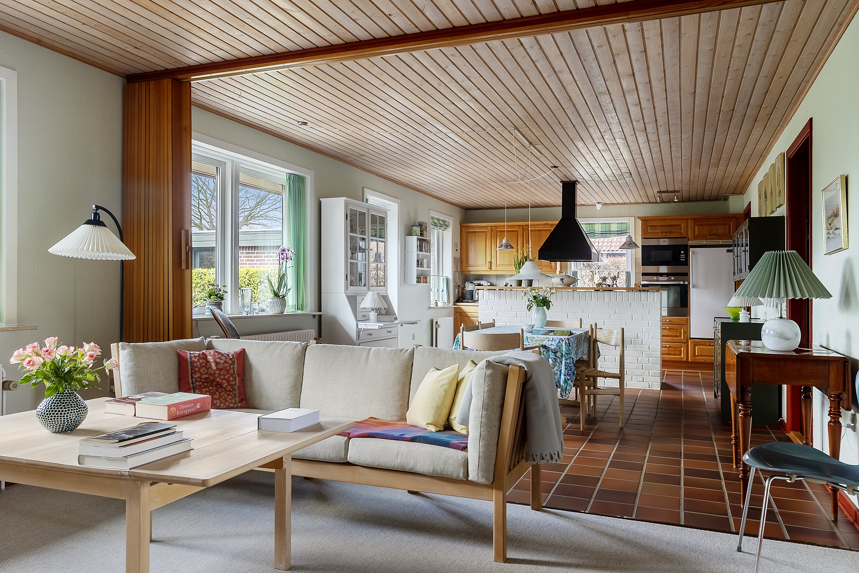 Fremhævet køkken/alrum billede i fuldskærmstilstand. Billede af Rugtoften 74, Skodborg, 6630 Rødding