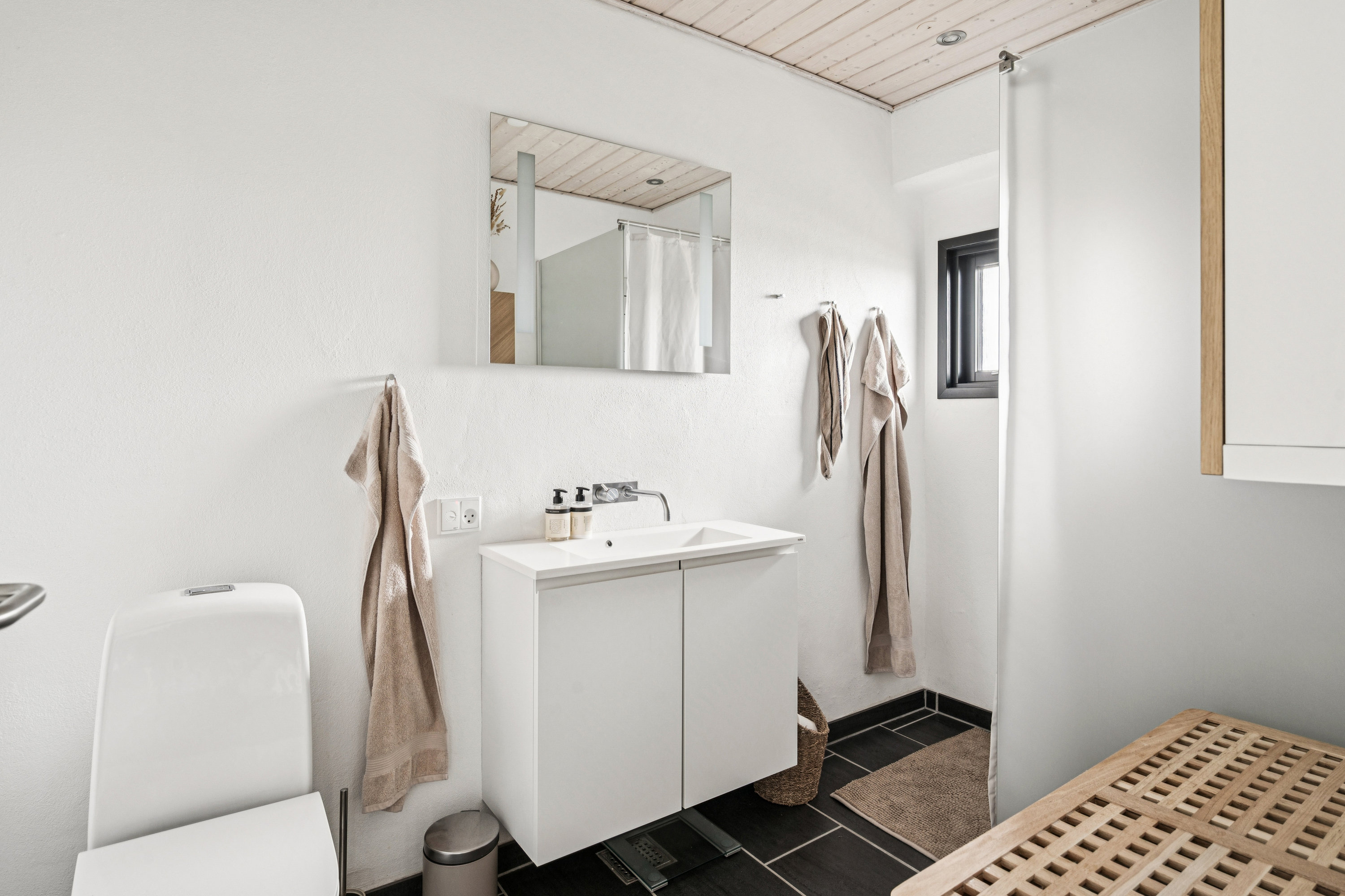 Fremhævet badeværelse billede i fuldskærmstilstand. Billede af Kantorvænget 4, 2. 74., 8240 Risskov