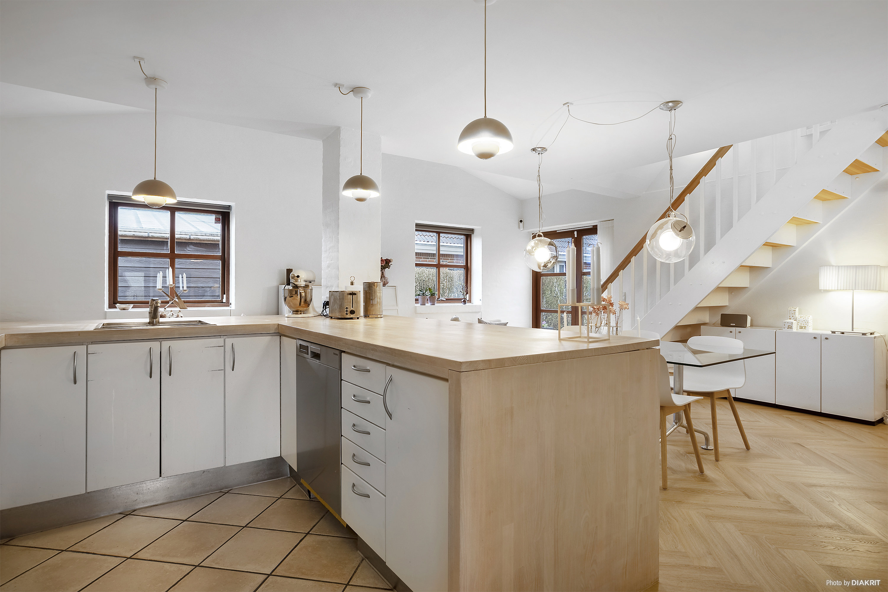 Fremhævet køkken billede i fuldskærmstilstand. Billede af Søkrogen 125, 8300 Odder