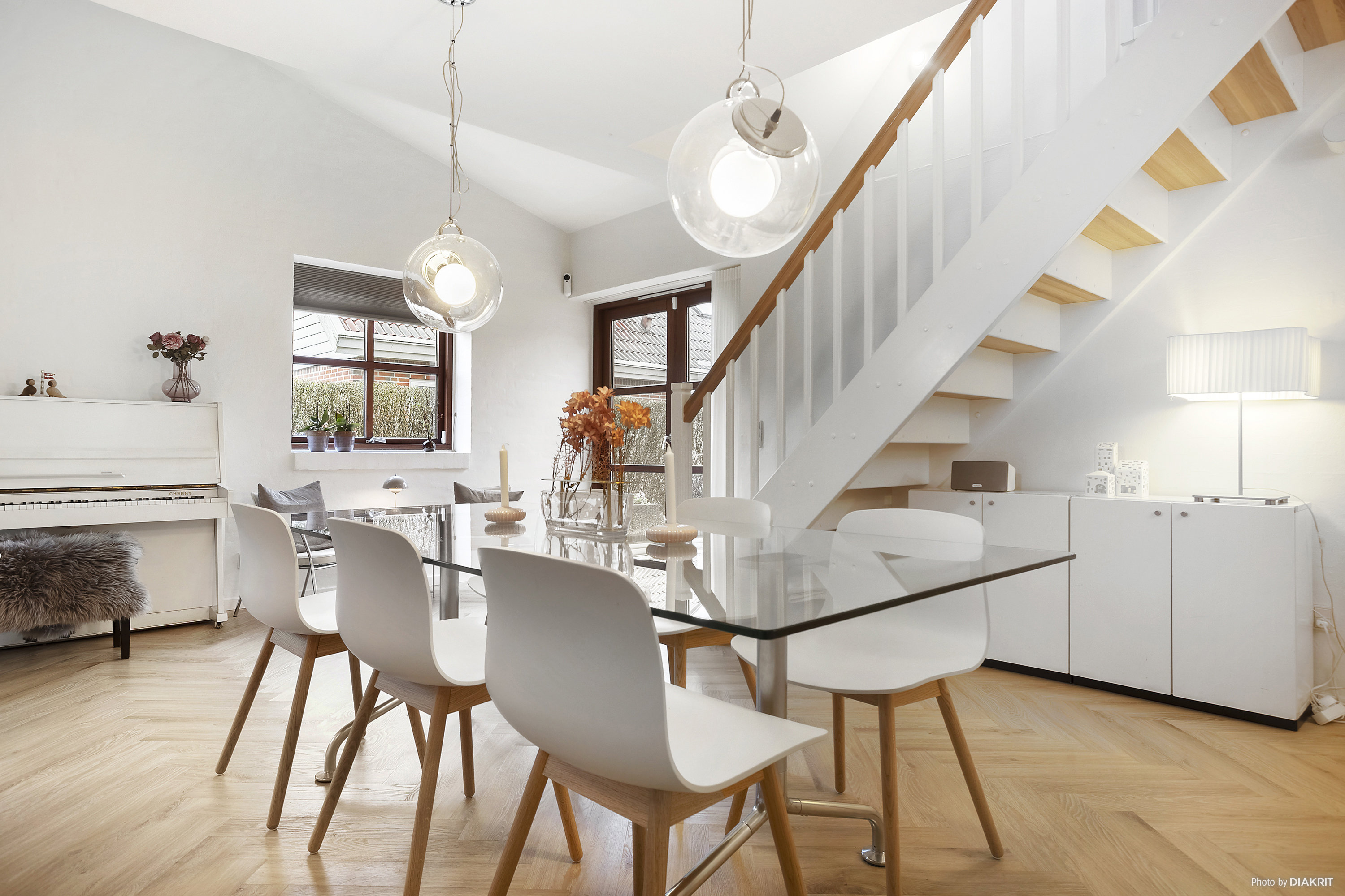 Fremhævet spisestue billede i fuldskærmstilstand. Billede af Søkrogen 125, 8300 Odder