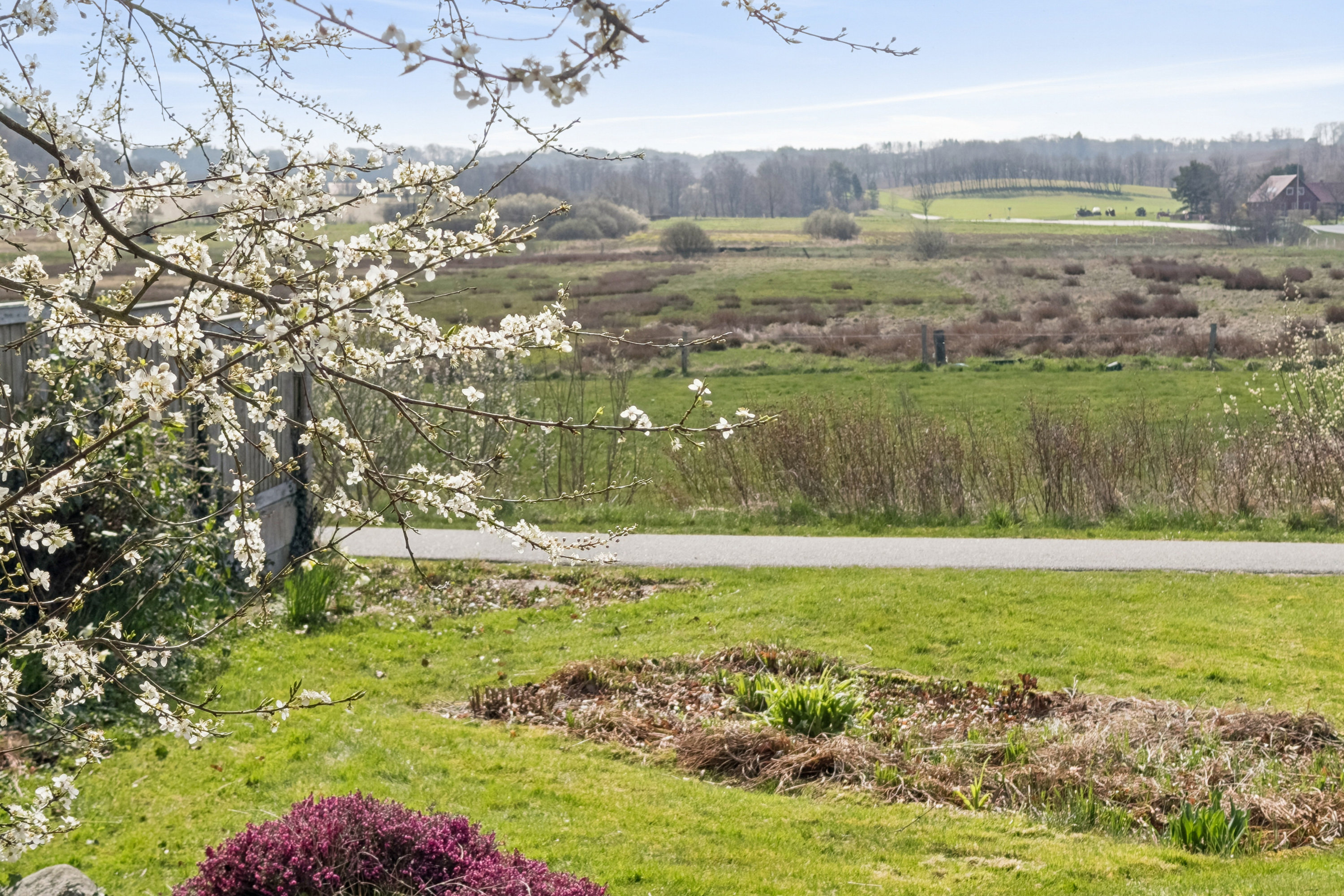 Fremhævet have billede i fuldskærmstilstand. Billede af Hovedgaden 2, Vejrumbro, 8830 Tjele