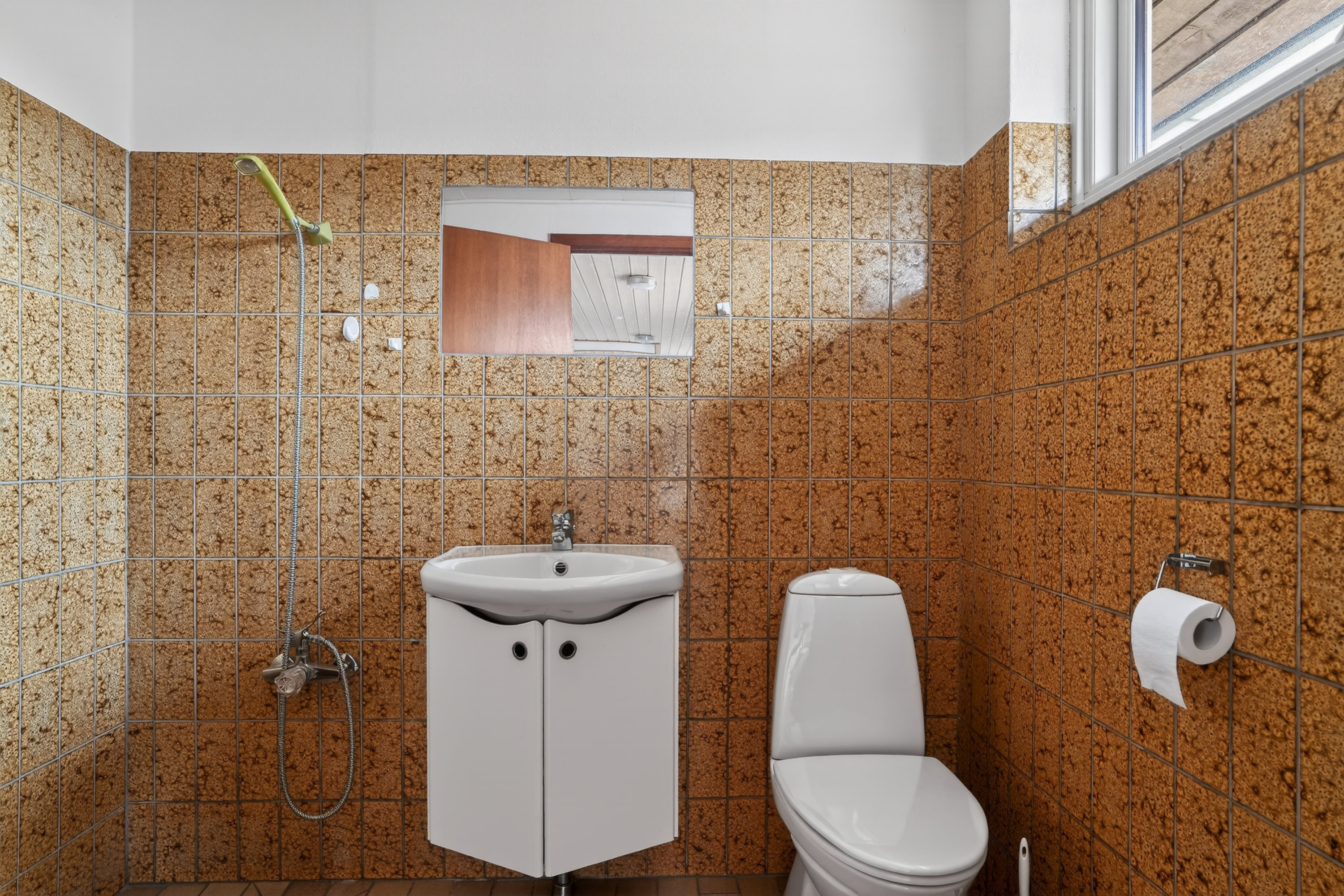 Fremhævet badeværelse billede i fuldskærmstilstand. Billede af Perikumvej 1, 4573 Højby