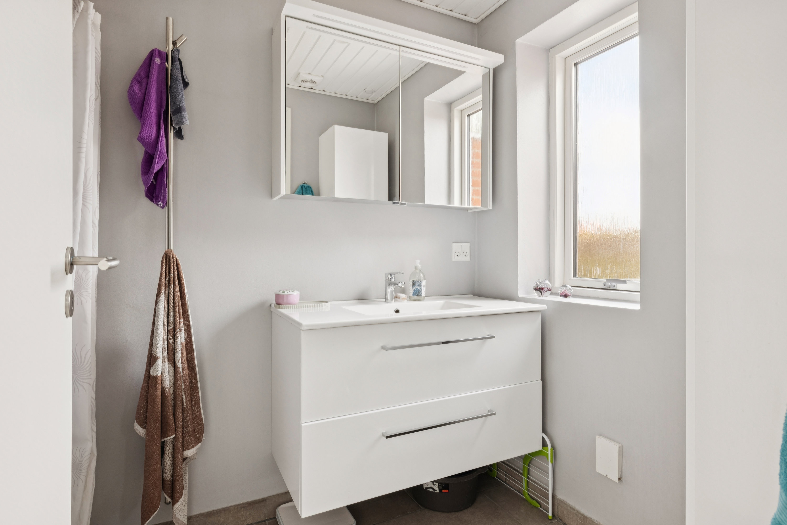 Fremhævet badeværelse billede i fuldskærmstilstand. Billede af Hyldemosevej 18A, 8830 Tjele