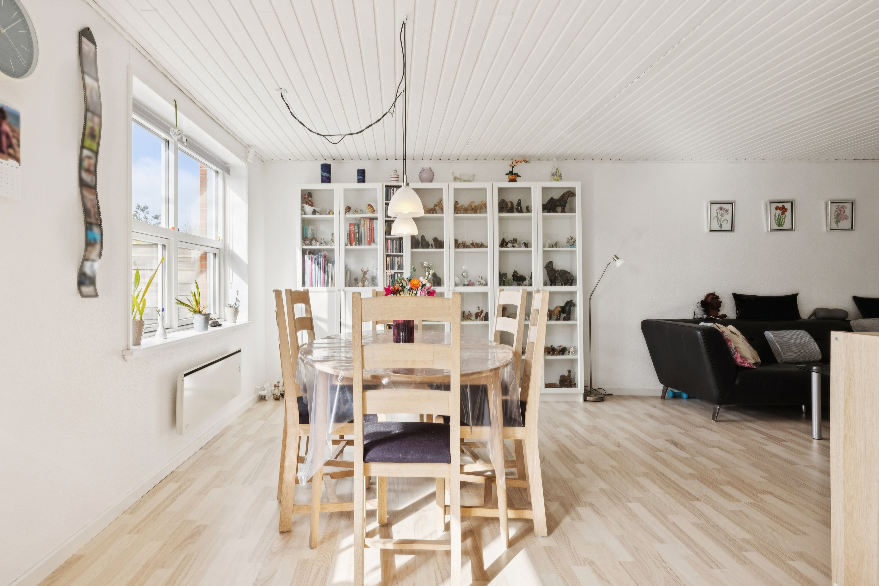 Fremhævet stue billede i fuldskærmstilstand. Billede af Hyldemosevej 18A, 8830 Tjele