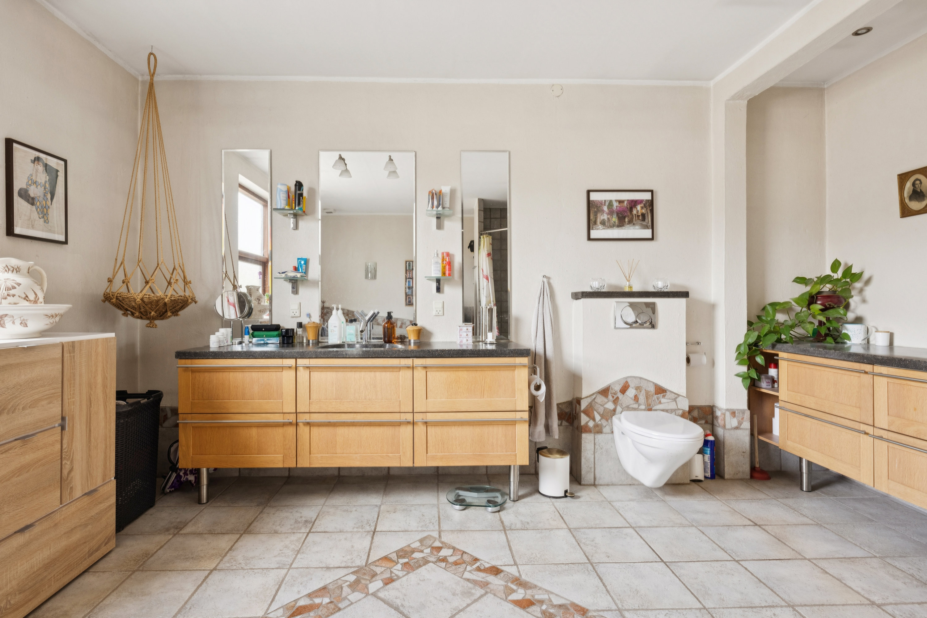 Fremhævet badeværelse billede i fuldskærmstilstand. Billede af Hovedgaden 2, Vejrumbro, 8830 Tjele