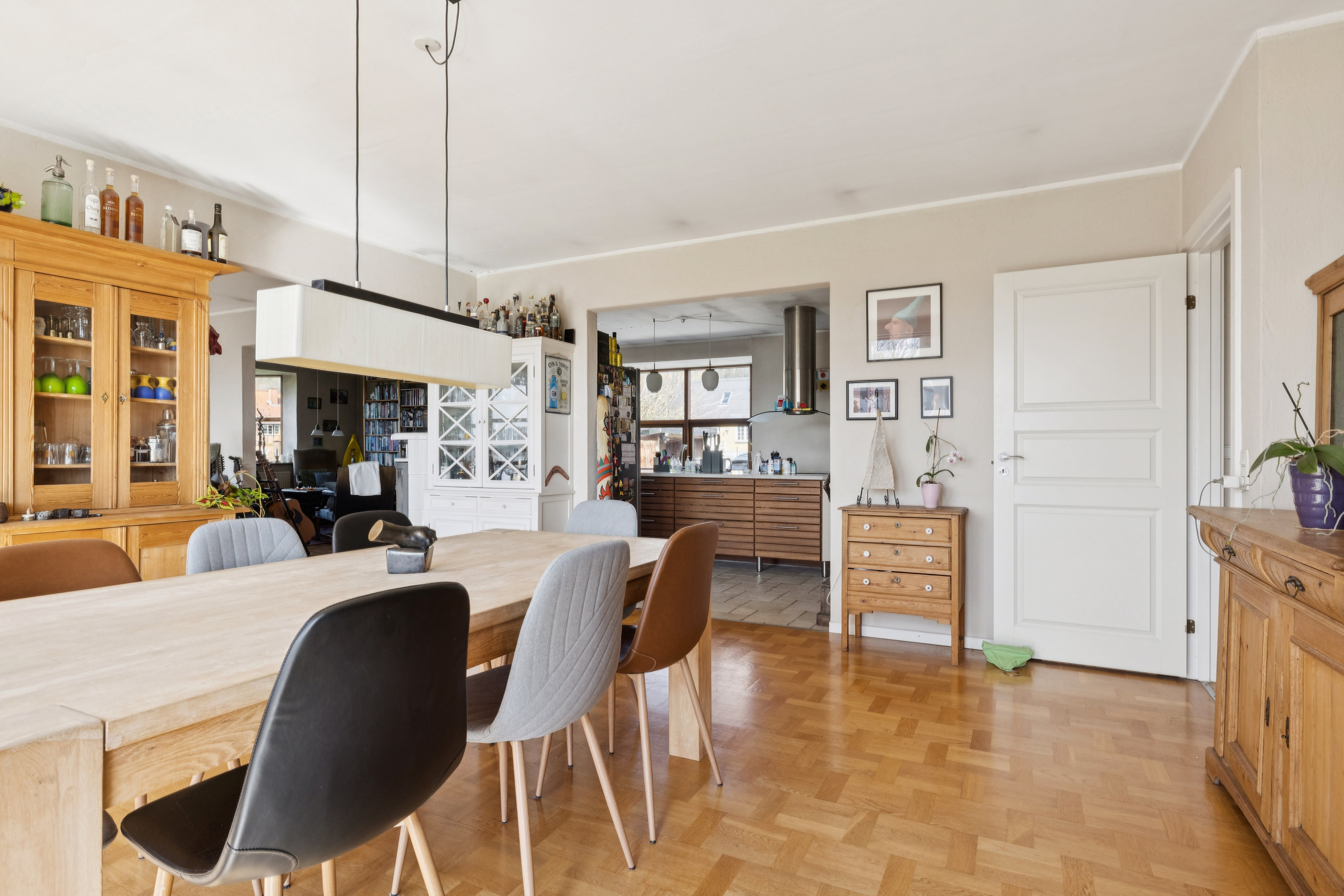 Fremhævet stue billede i fuldskærmstilstand. Billede af Hovedgaden 2, Vejrumbro, 8830 Tjele