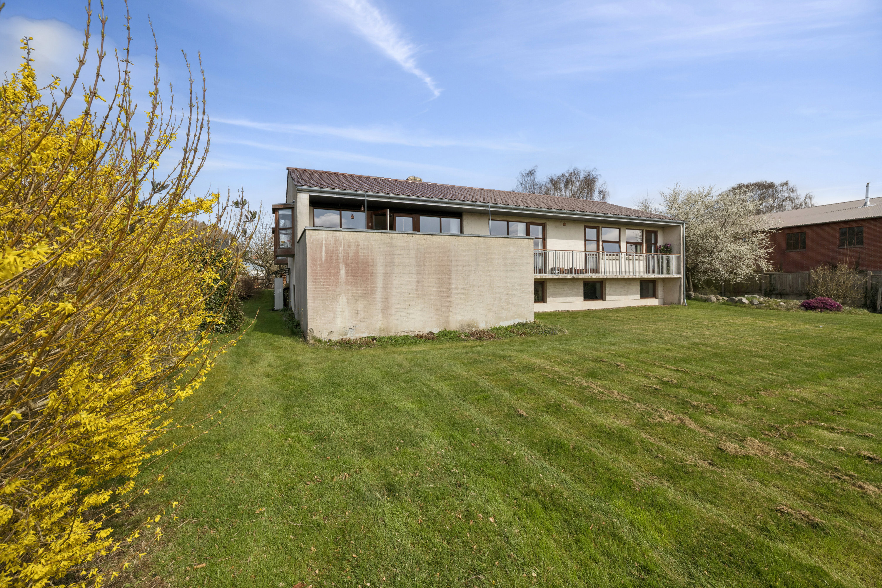 Fremhævet andet billede i fuldskærmstilstand. Billede af Hovedgaden 2, Vejrumbro, 8830 Tjele