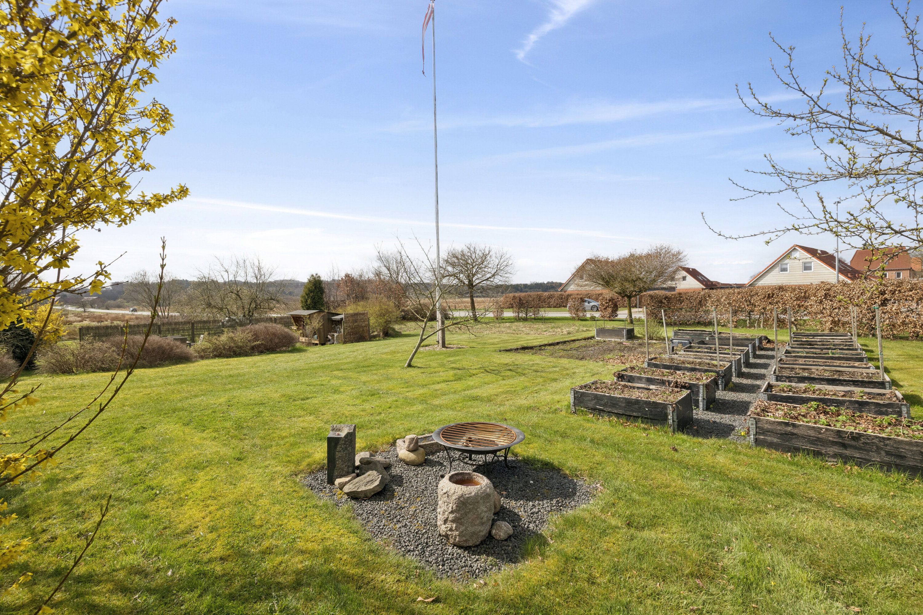 Fremhævet have billede i fuldskærmstilstand. Billede af Hovedgaden 2, Vejrumbro, 8830 Tjele