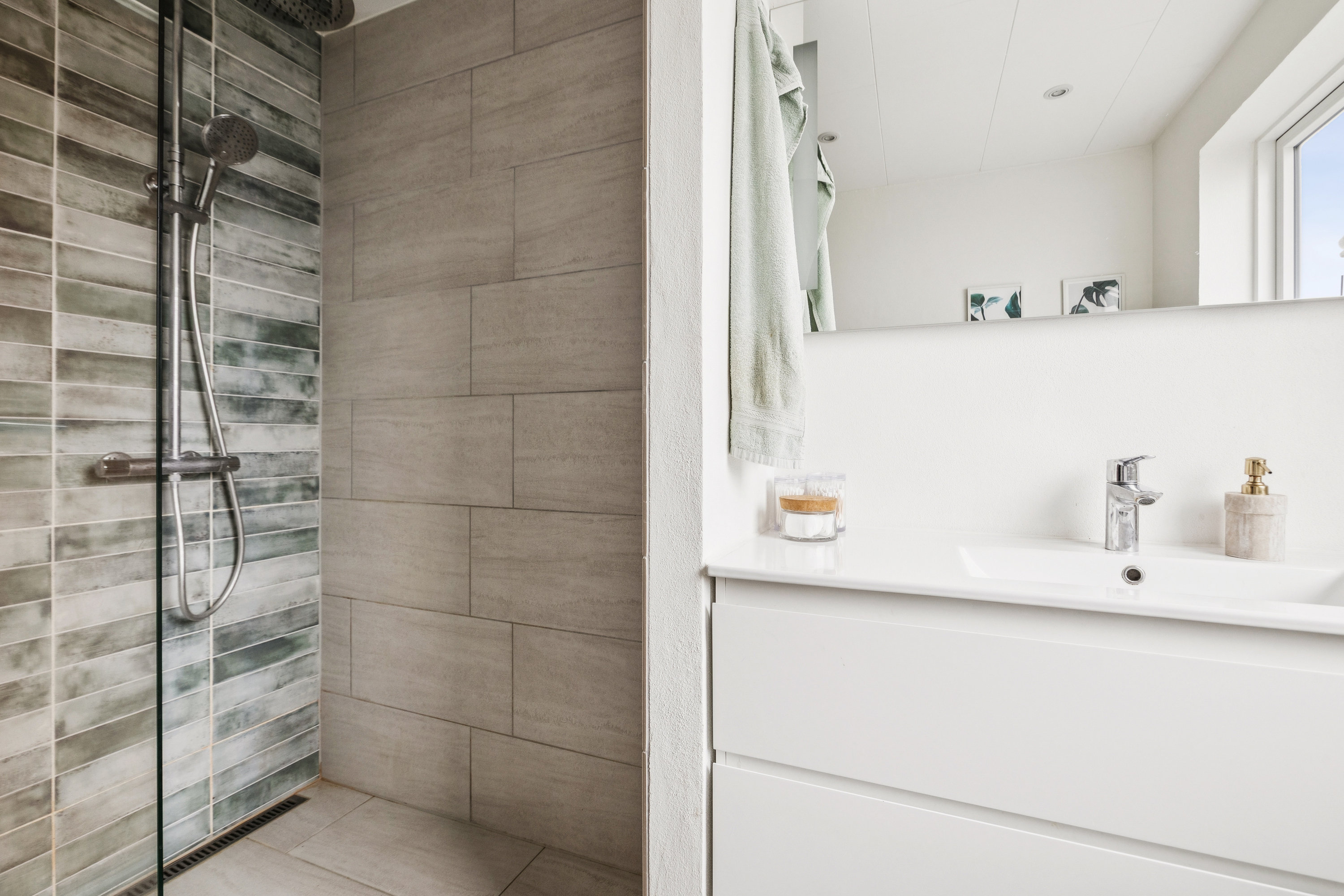 Fremhævet badeværelse billede i fuldskærmstilstand. Billede af Fjordbakken 71, Hadsund Syd, 9560 Hadsund