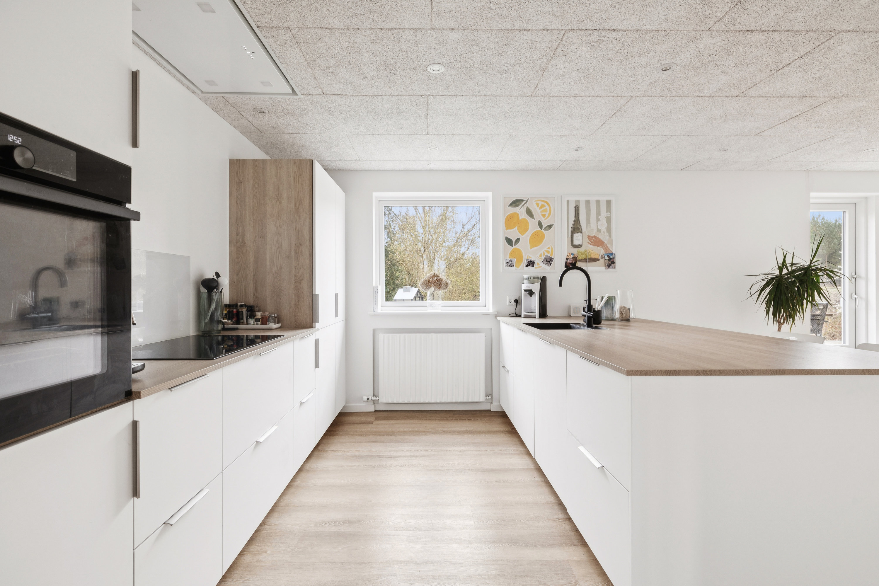 Fremhævet køkken billede i fuldskærmstilstand. Billede af Fjordbakken 71, Hadsund Syd, 9560 Hadsund