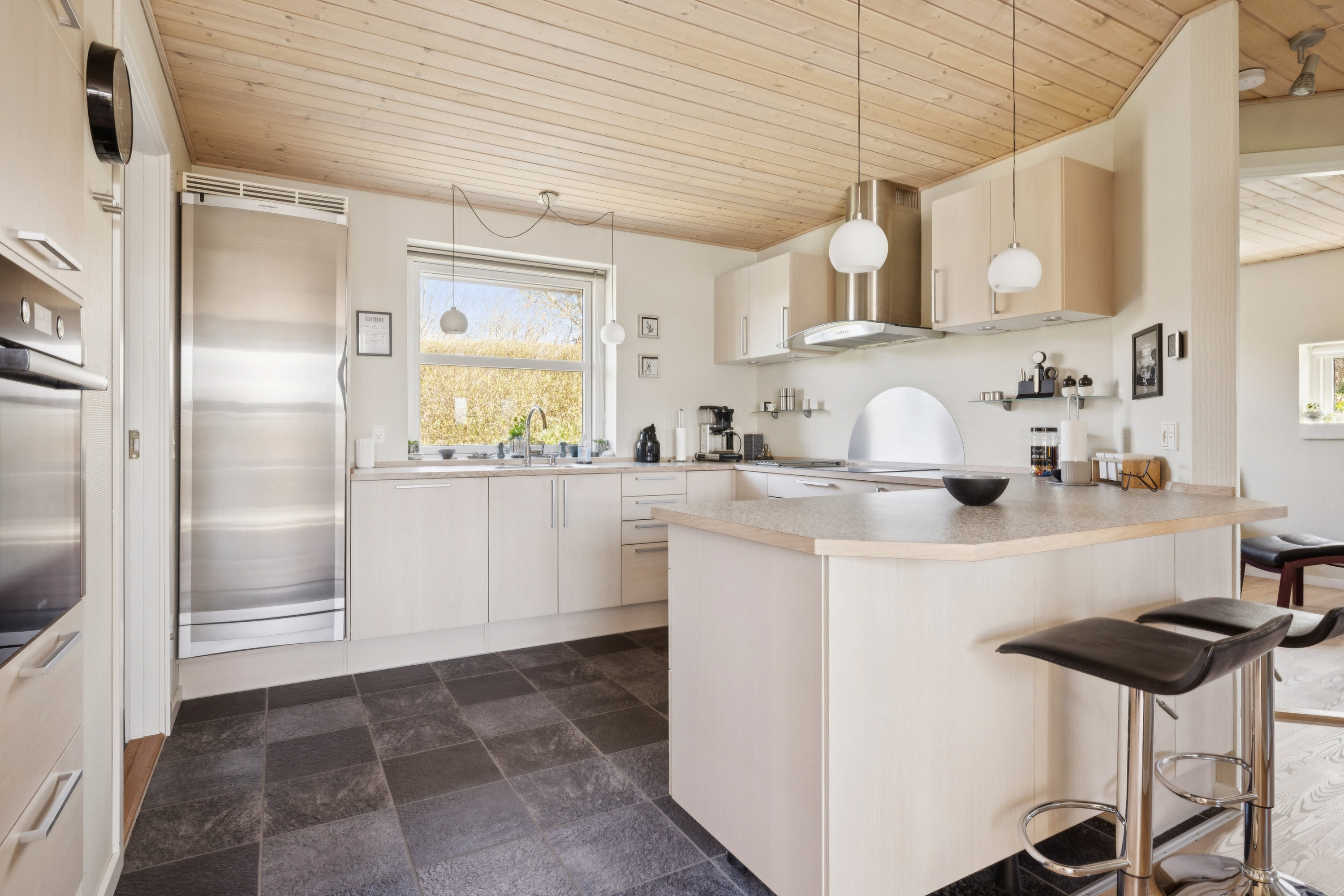 Fremhævet køkken billede i fuldskærmstilstand. Billede af Nordentoften 105, 8832 Skals