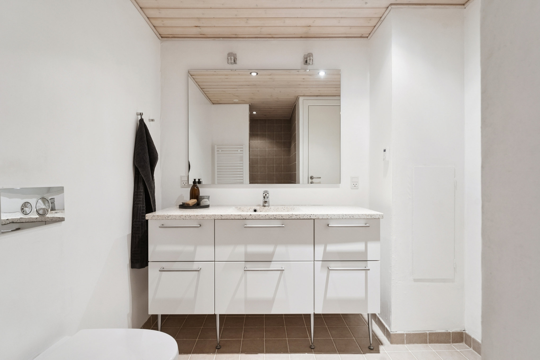 Fremhævet badeværelse billede i fuldskærmstilstand. Billede af Syrenvej 2, Assentoft, 8960 Randers SØ