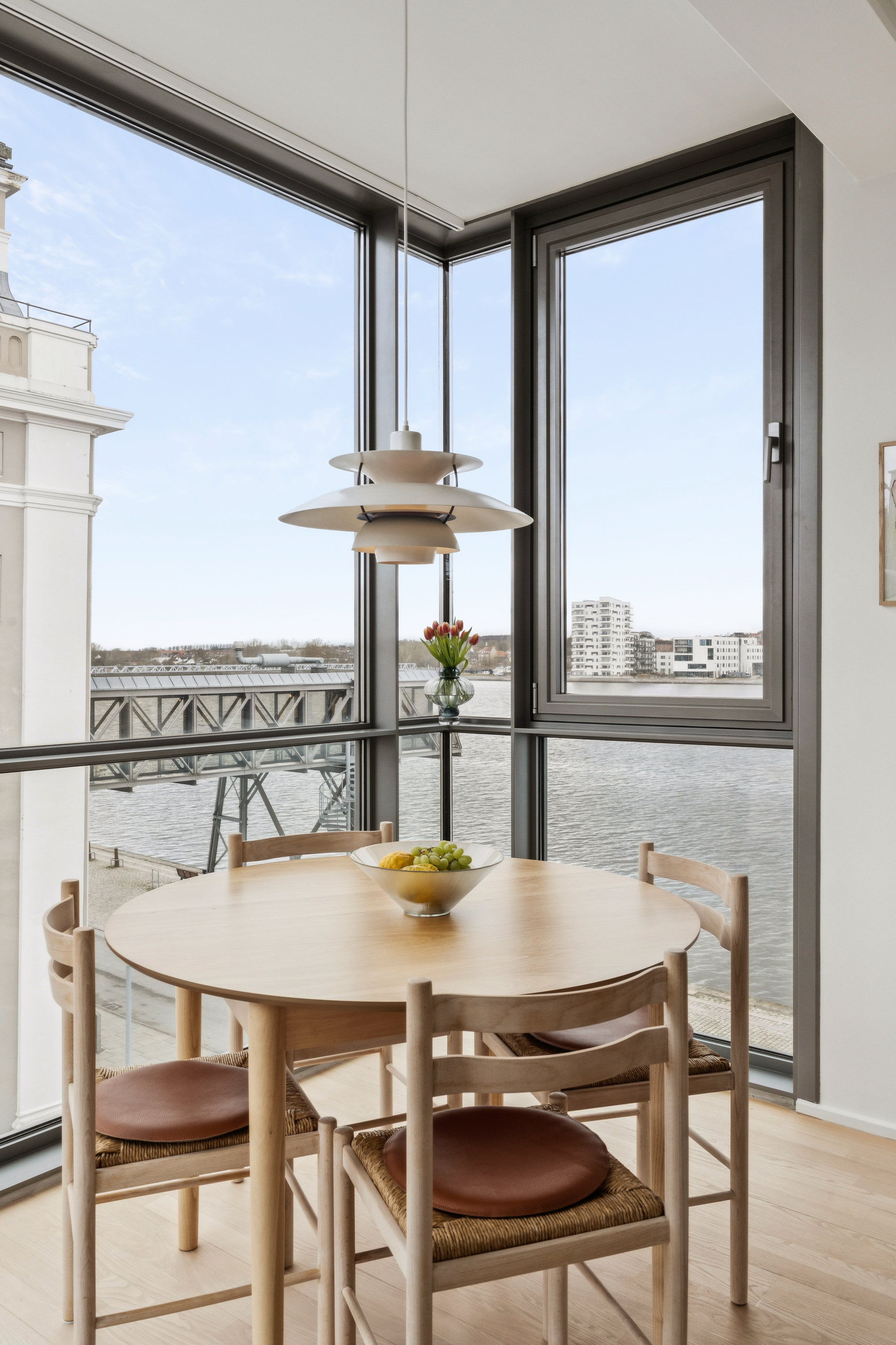 Fremhævet stue billede i fuldskærmstilstand. Billede af Vestre Havnepromenade 11B, 3. mf., 9000 Aalborg