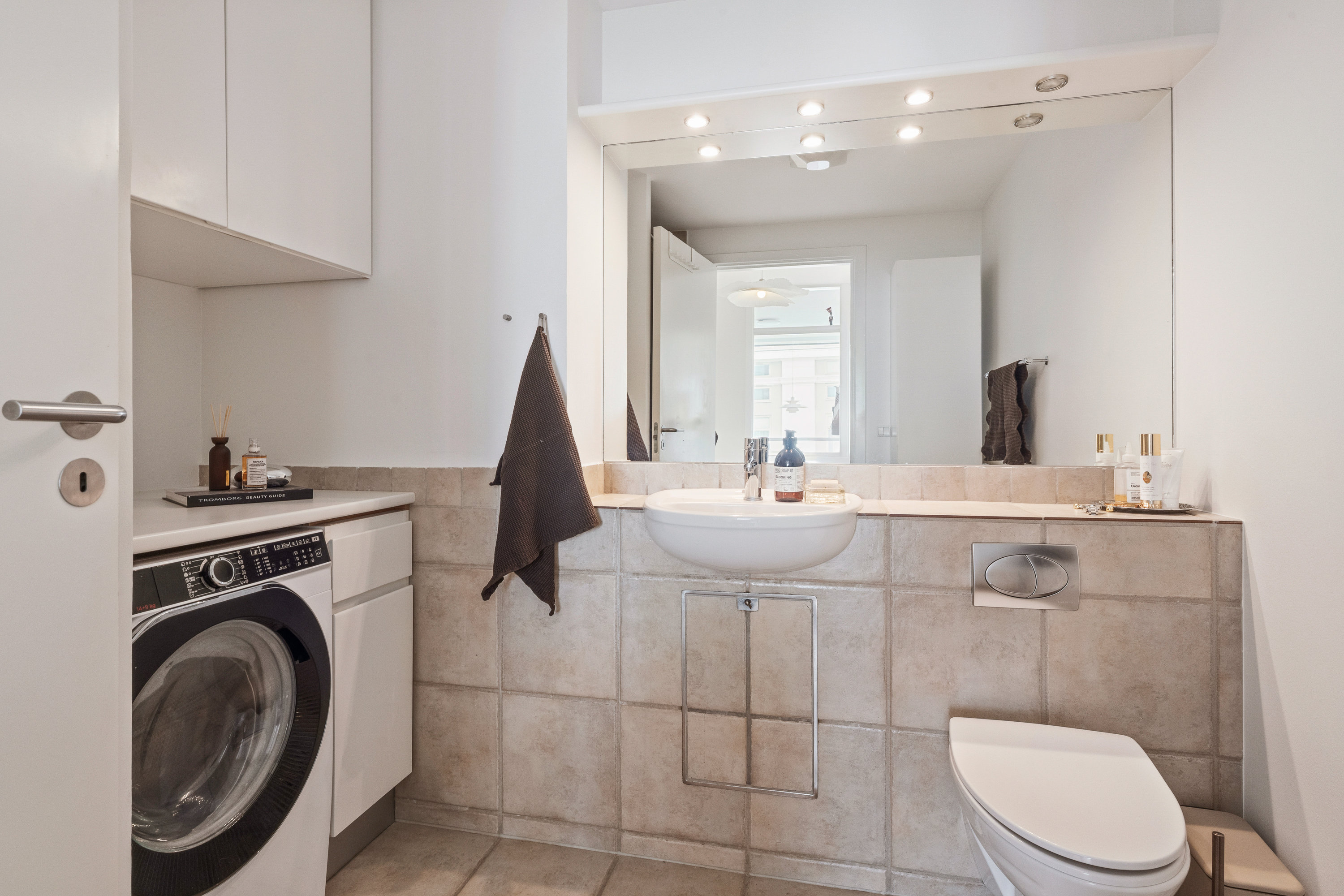 Fremhævet badeværelse billede i fuldskærmstilstand. Billede af Vestre Havnepromenade 11B, 3. mf., 9000 Aalborg