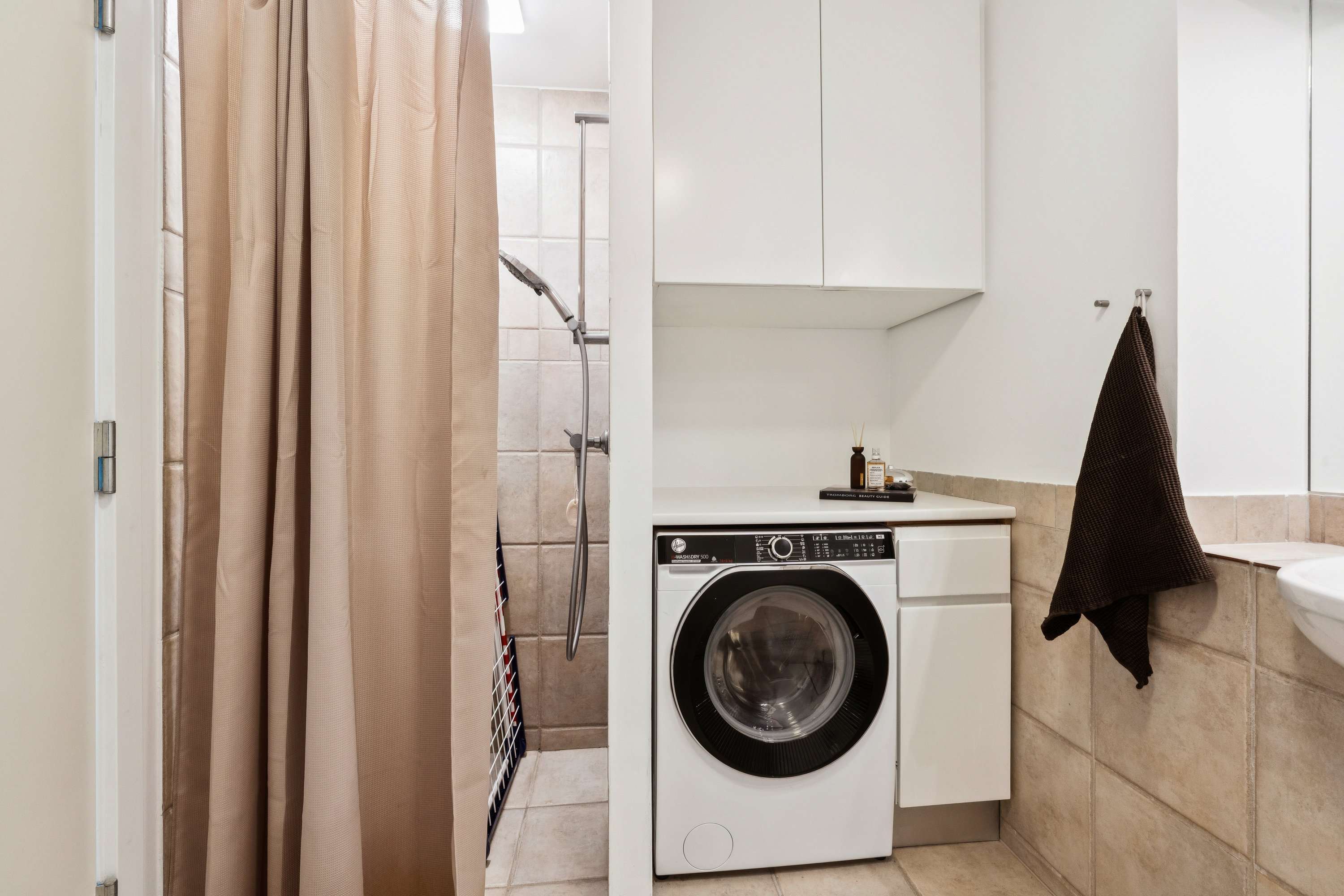 Fremhævet badeværelse billede i fuldskærmstilstand. Billede af Vestre Havnepromenade 11B, 3. mf., 9000 Aalborg