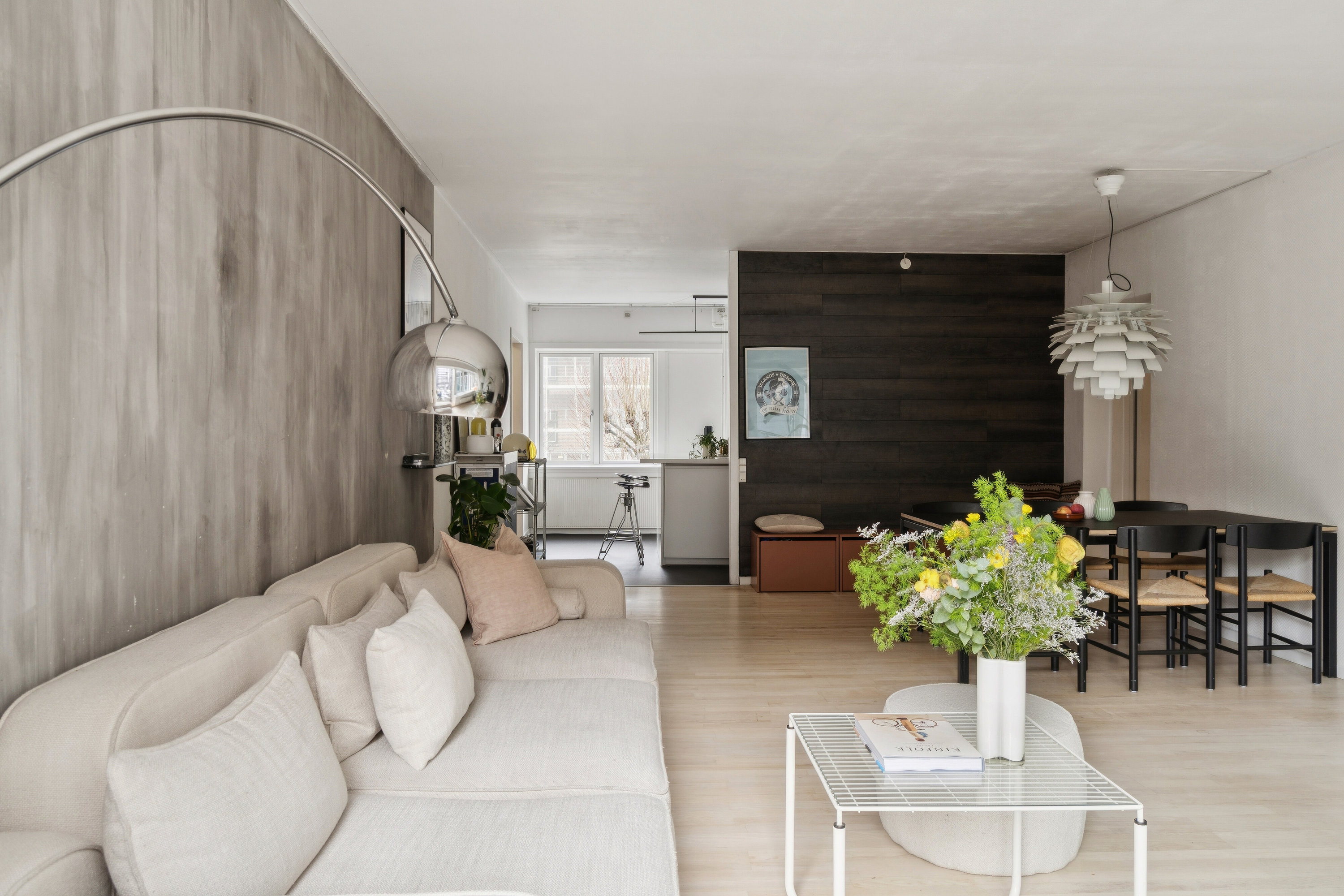 Fremhævet stue billede i fuldskærmstilstand. Billede af Bergthorasgade 15, 1. 1., 2300 København S