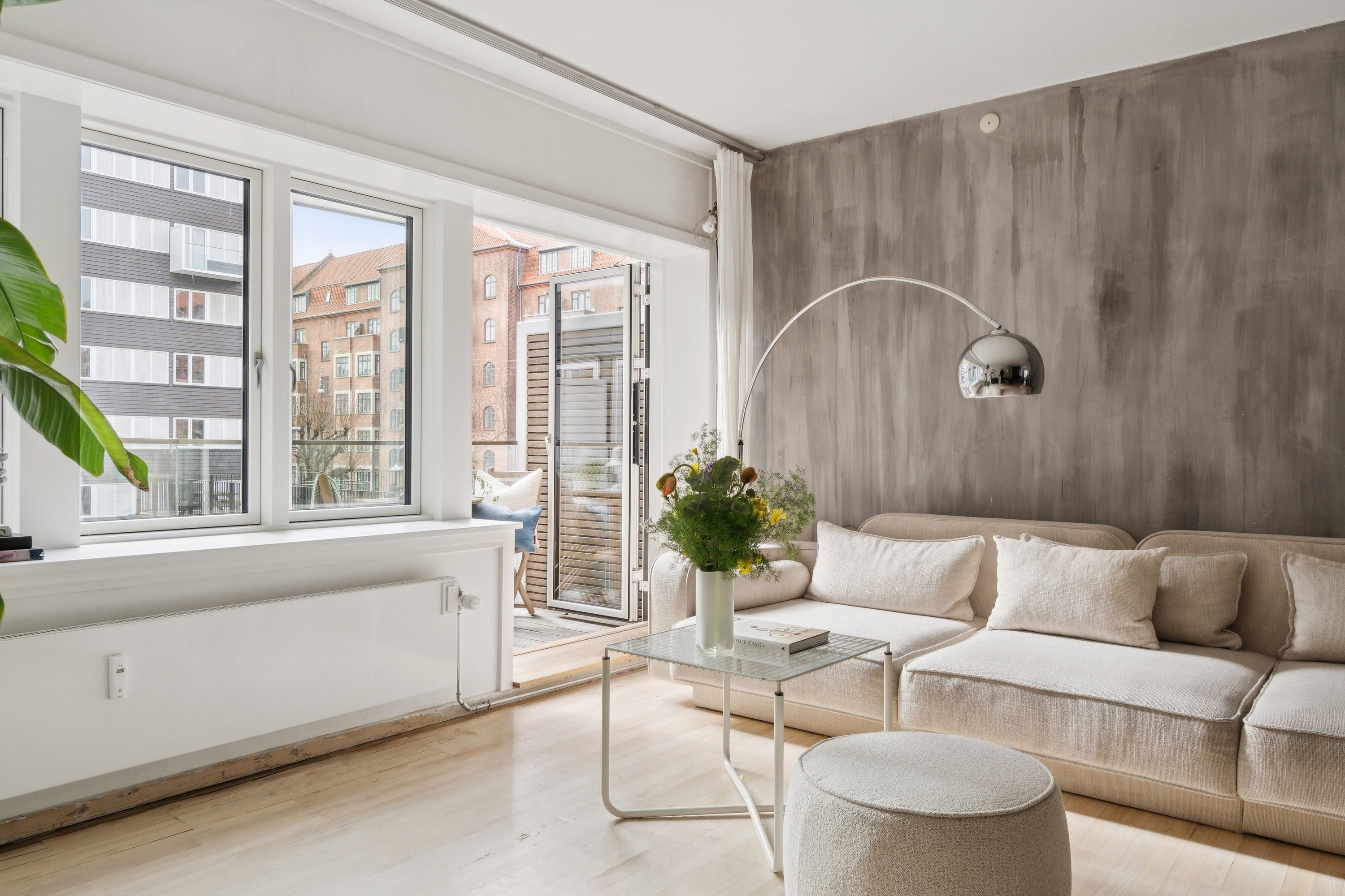 Fremhævet stue billede i fuldskærmstilstand. Billede af Bergthorasgade 15, 1. 1., 2300 København S